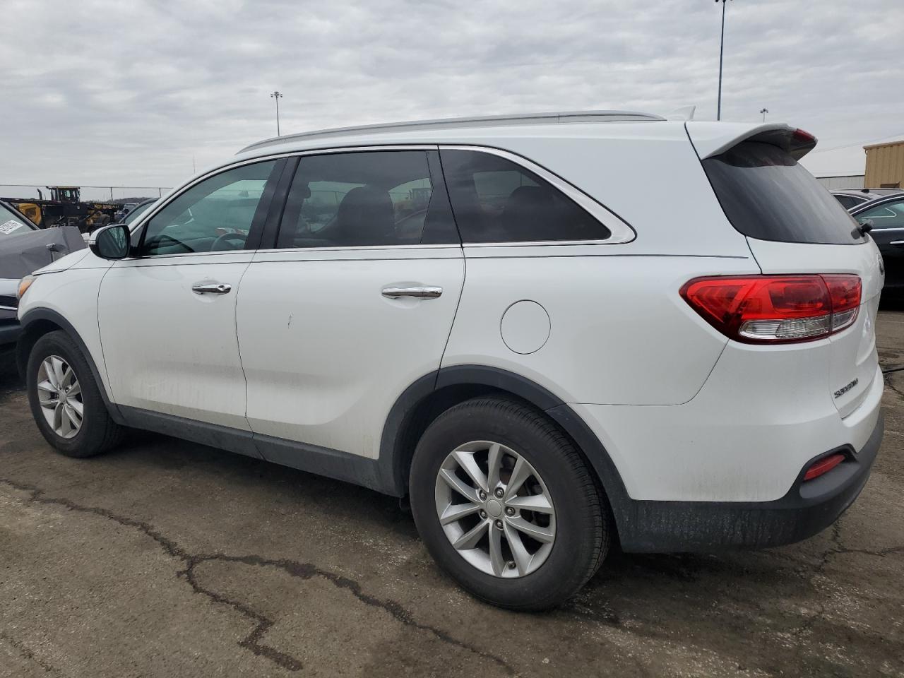 2016 Kia Sorento - Image 2