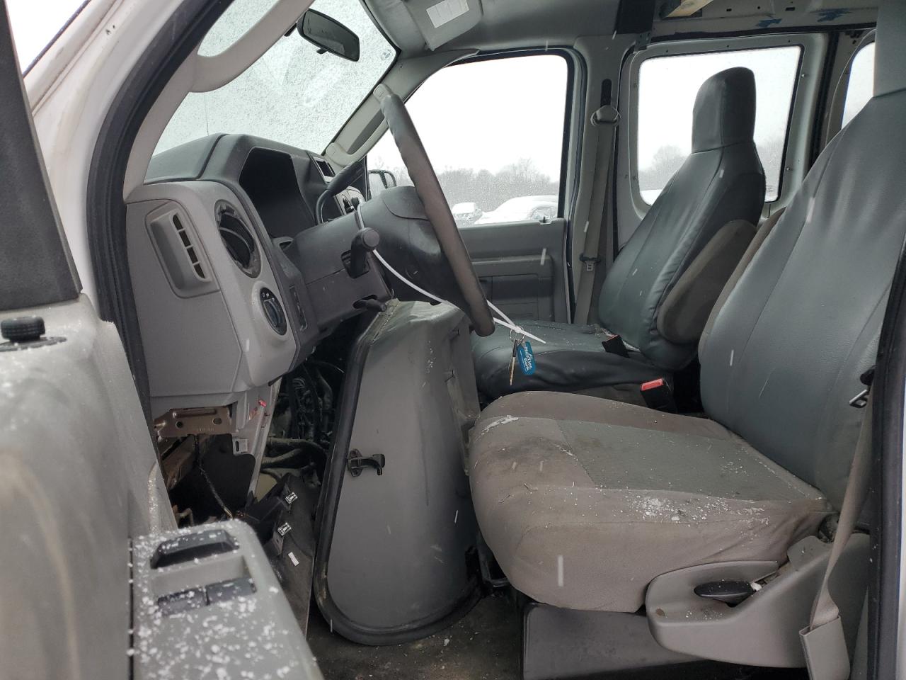 2014 Ford Econoline - Image 7