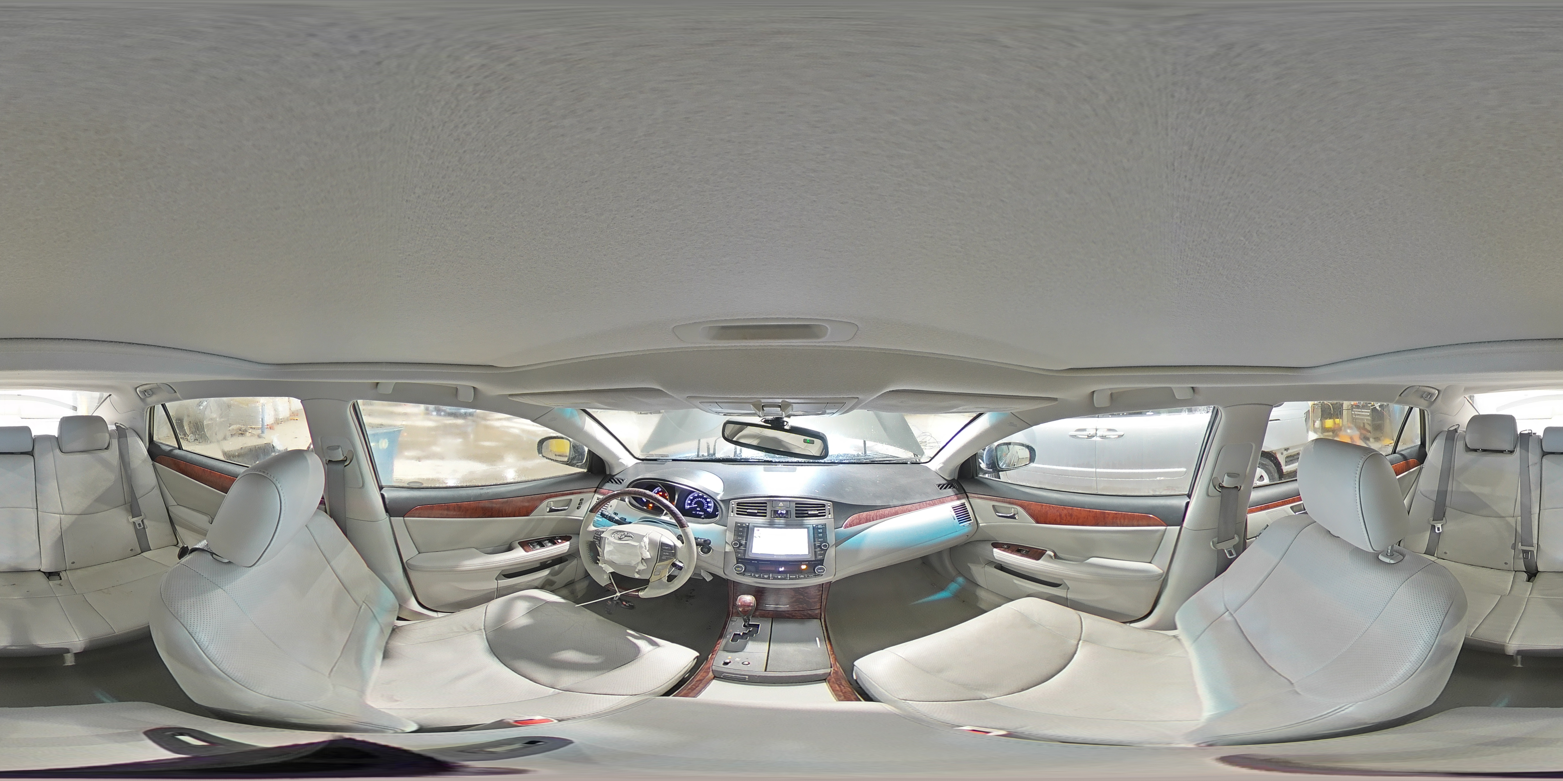 2011 Toyota Avalon - Image 13