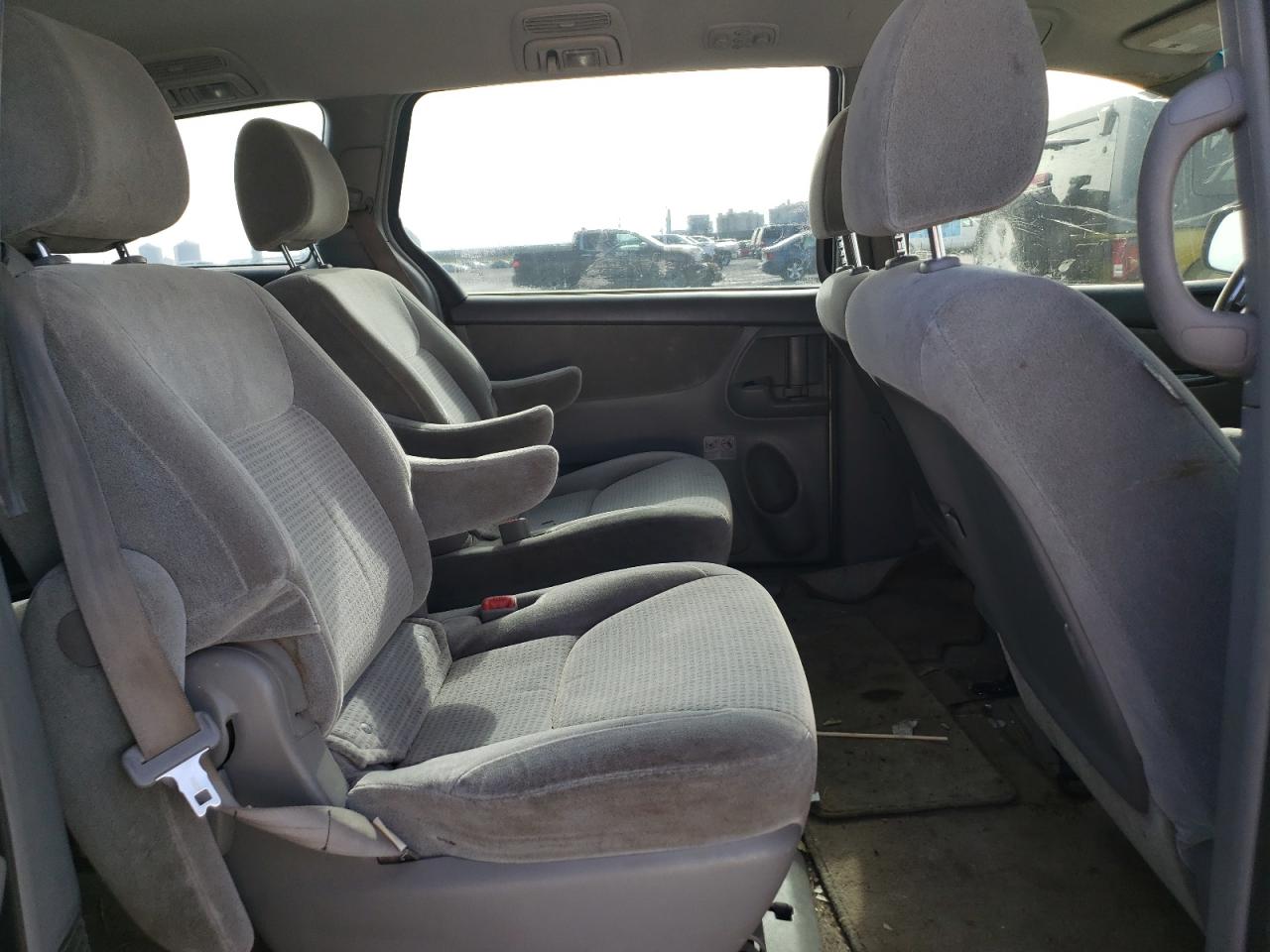2009 Toyota Sienna - Image 11