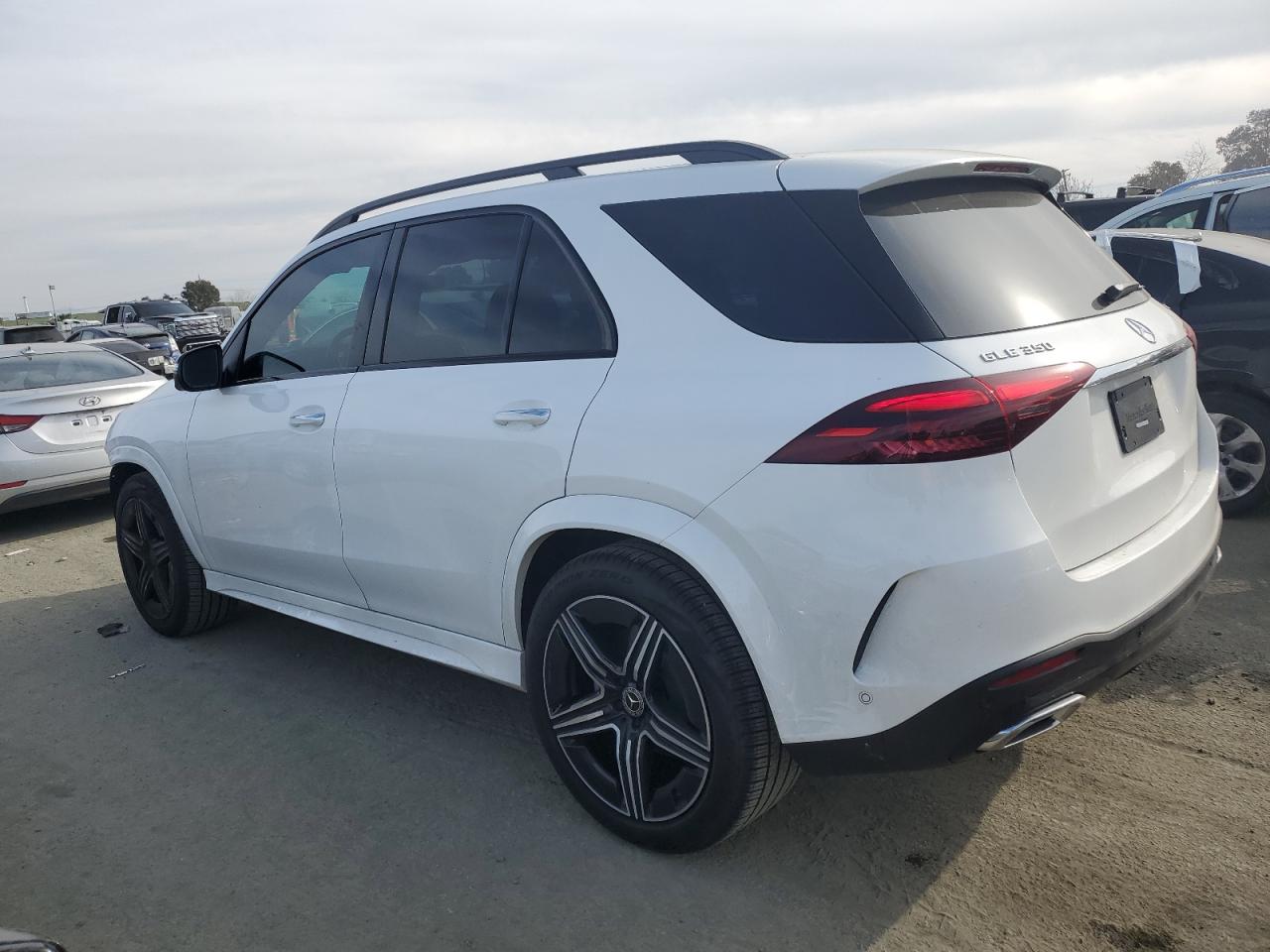 2024 Mercedes-Benz GLE - Image 2