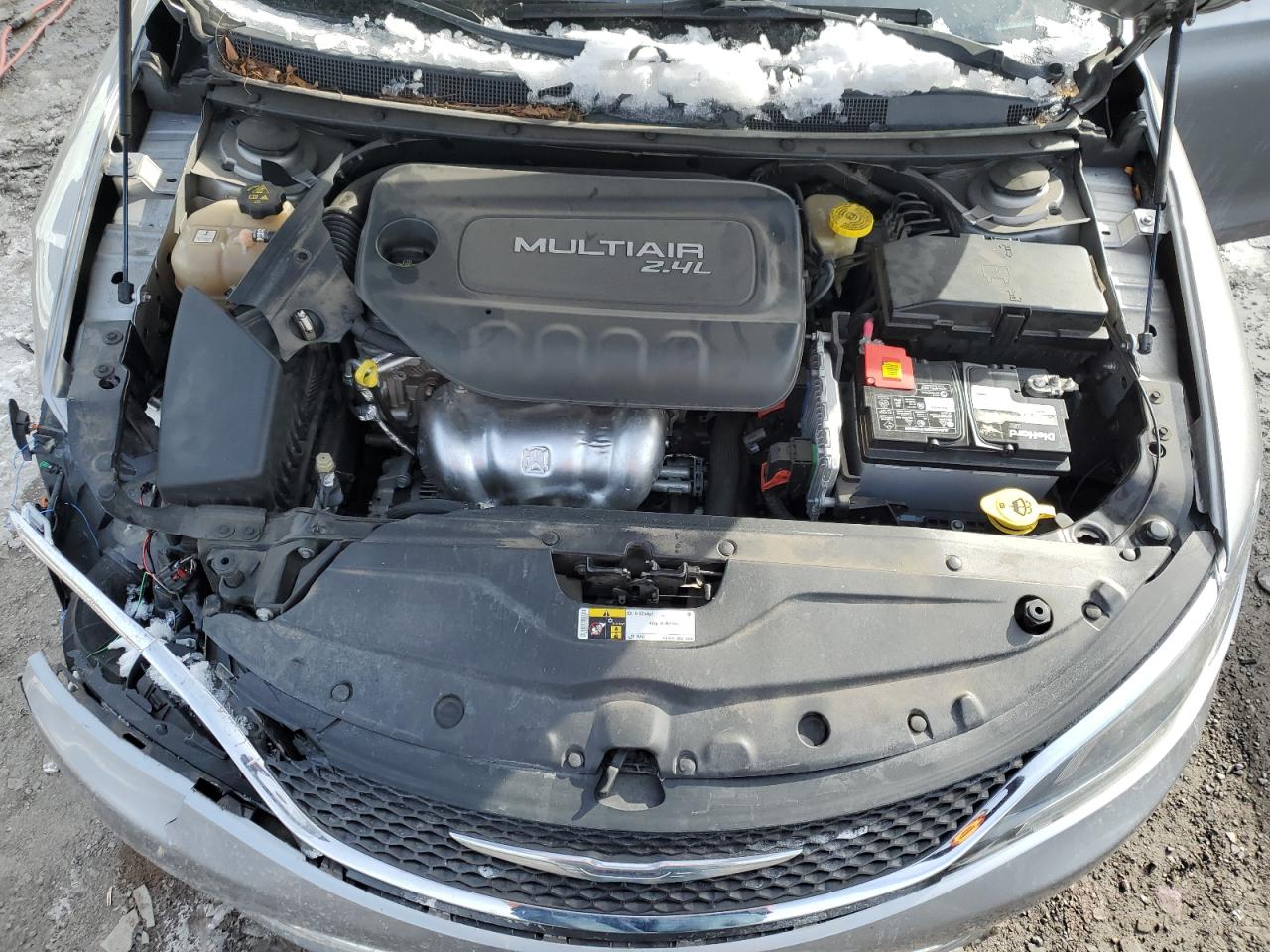 2016 Chrysler 200 - Image 11
