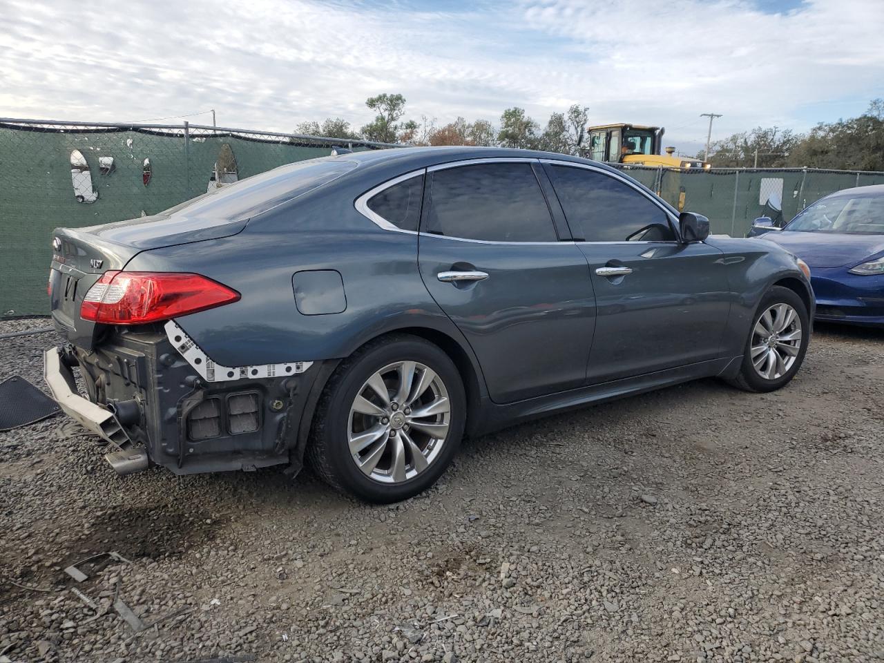 2012 Infiniti M - Image 3