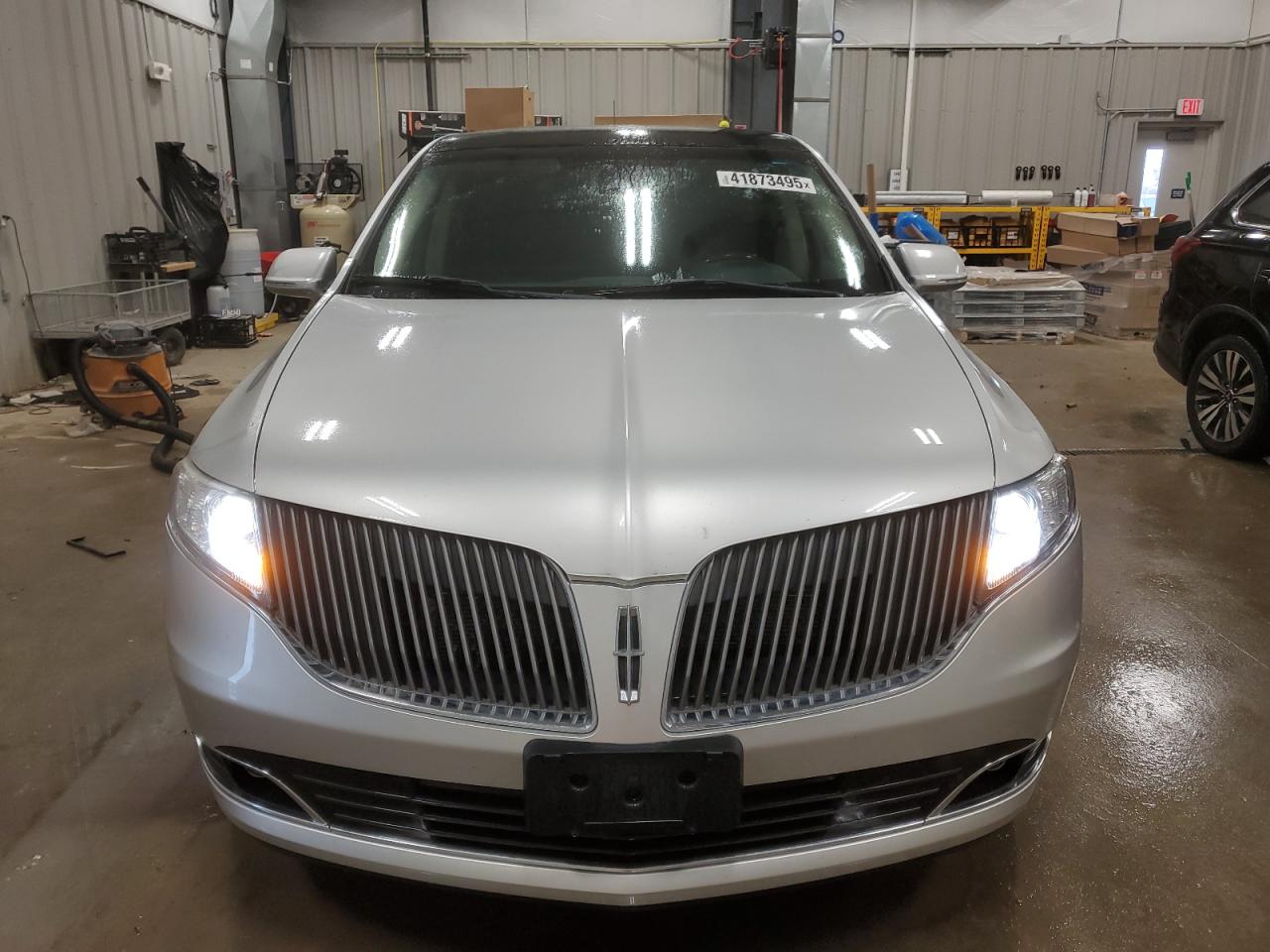 2016 Lincoln MKT - Image 5