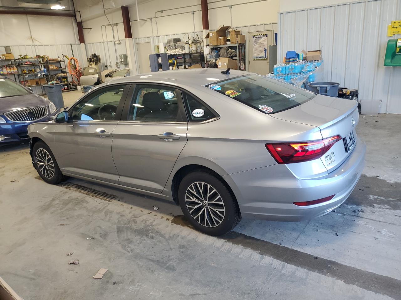 2021 Volkswagen Jetta - Image 2