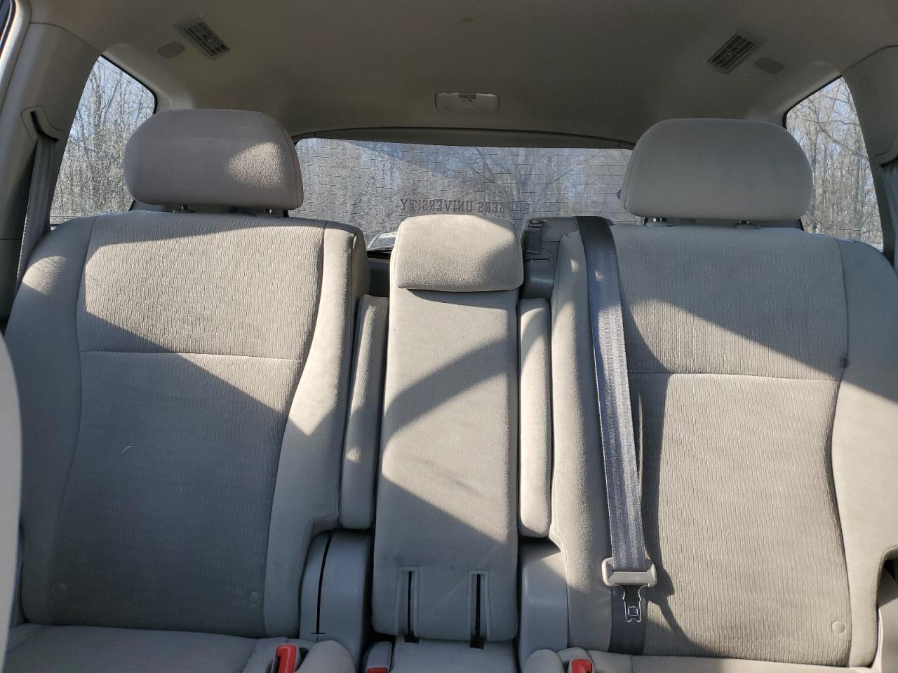 2011 Toyota Highlander - Image 10