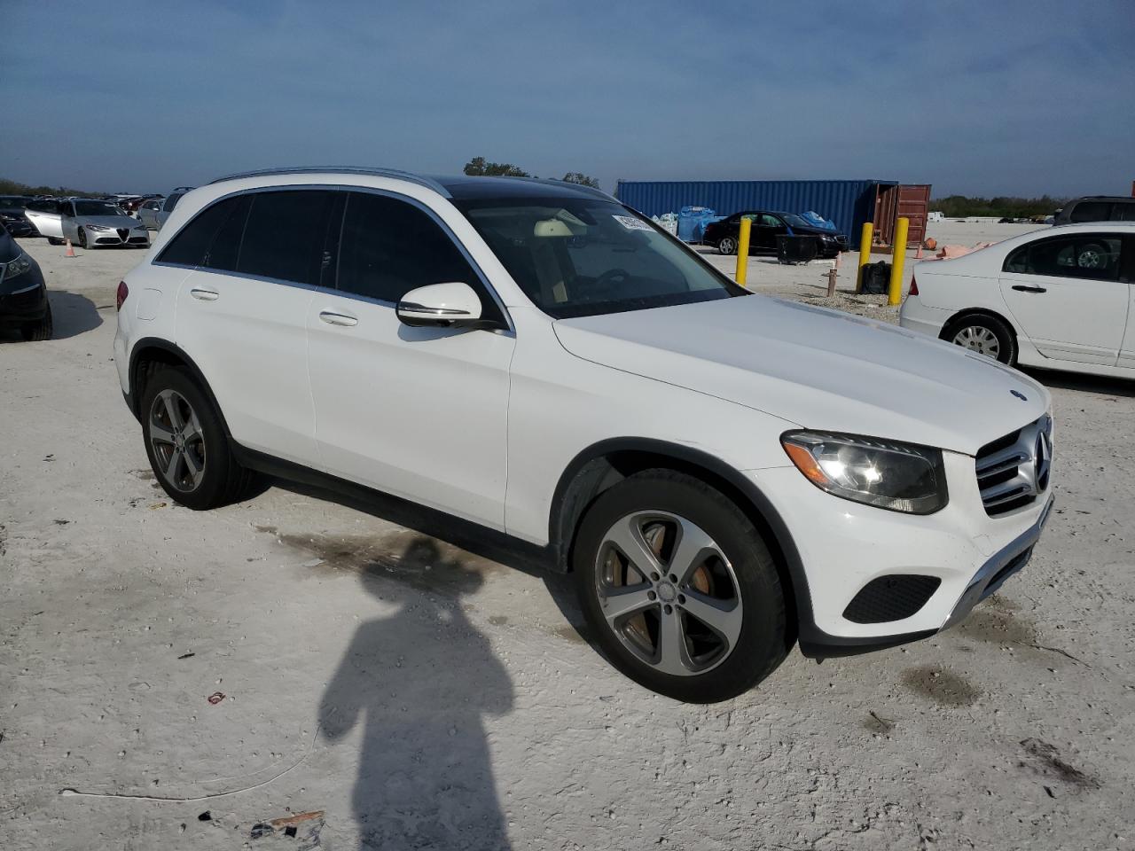 2016 Mercedes-Benz GLC - Image 4