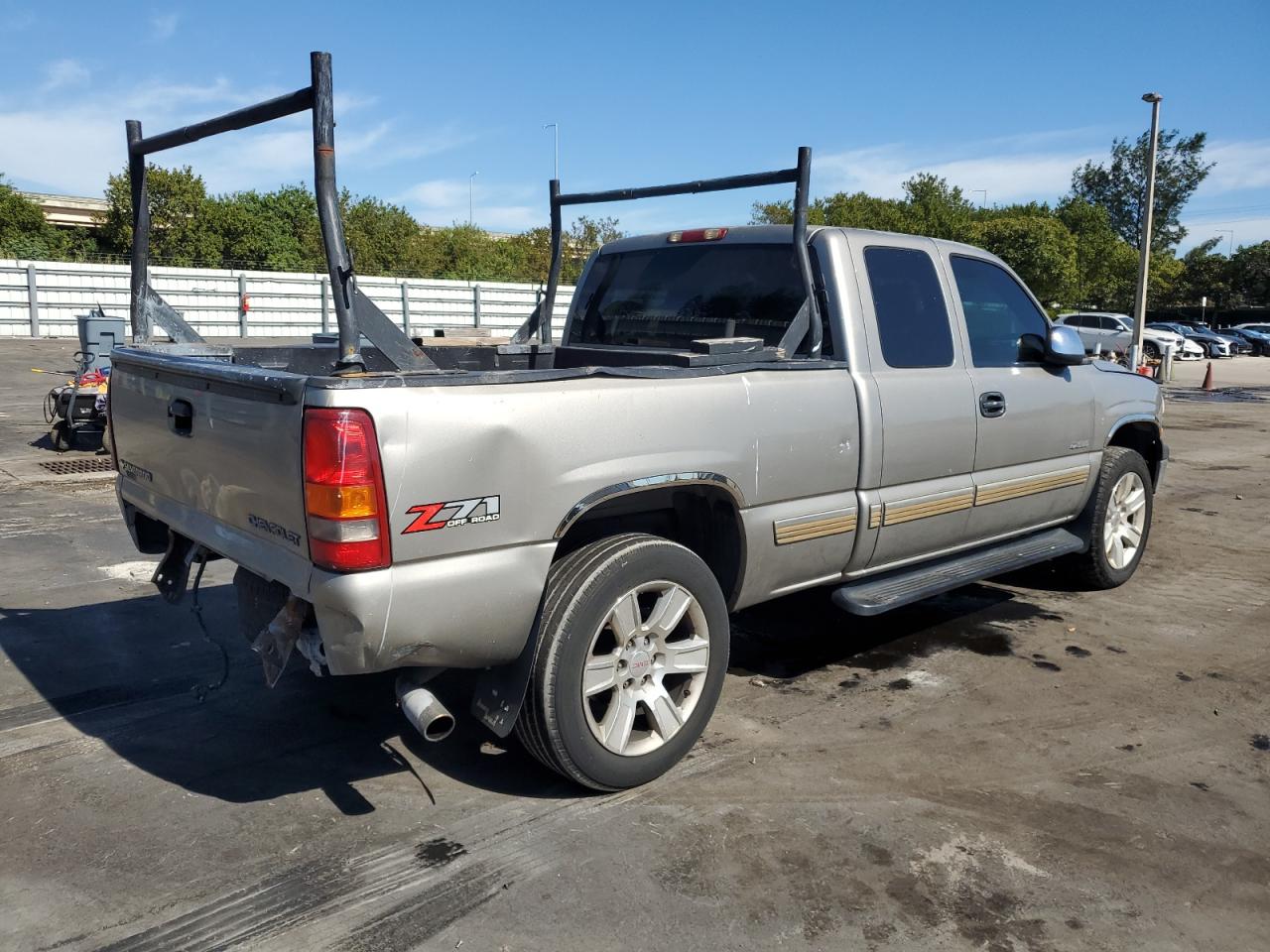 2001 Chevrolet Silverado - Image 3