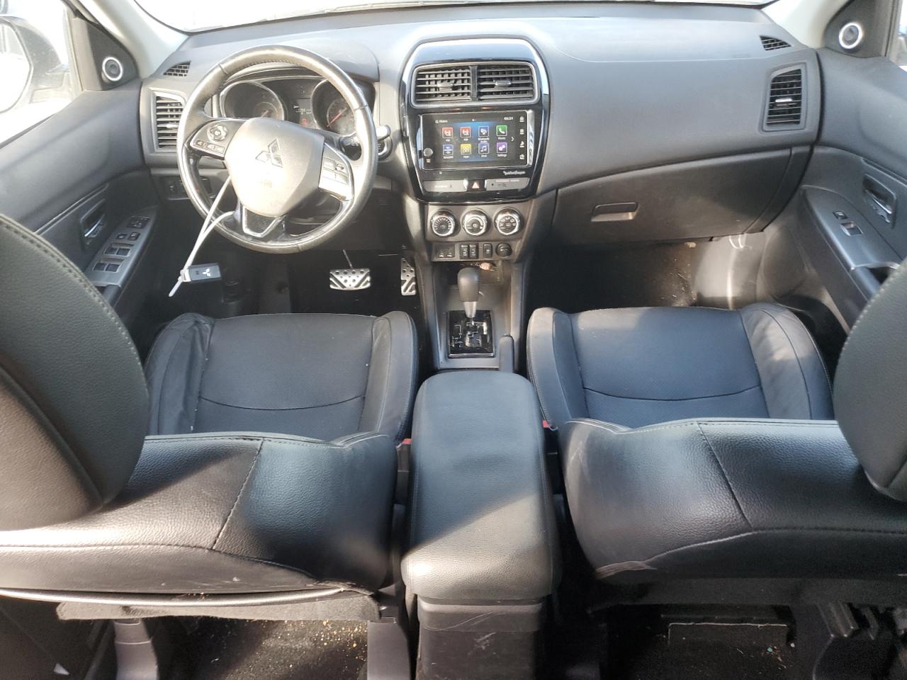2018 Mitsubishi Outlander - Image 8