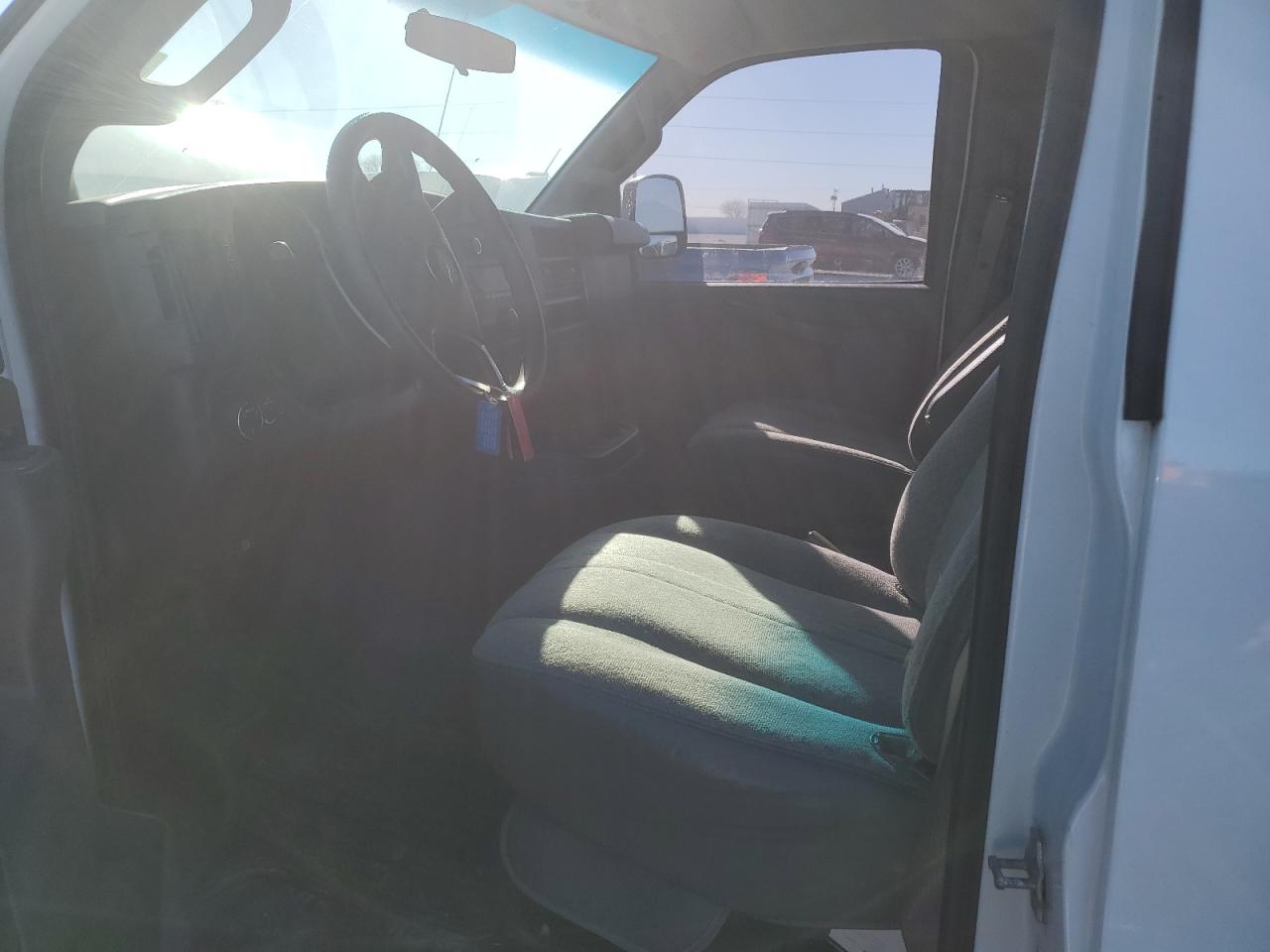 2016 Chevrolet Express - Image 7