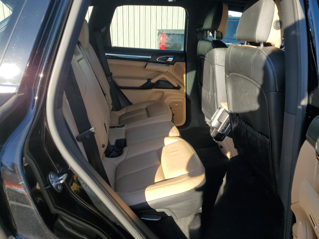 2015 Porsche Cayenne S VIN: WP1AB2A27FLA61085 Lot: 42146805
