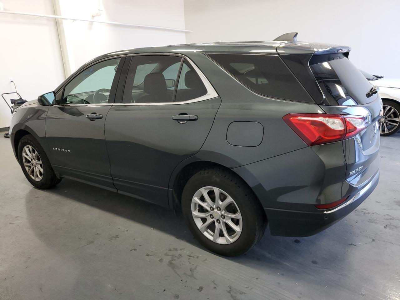 2020 Chevrolet Equinox - Image 2