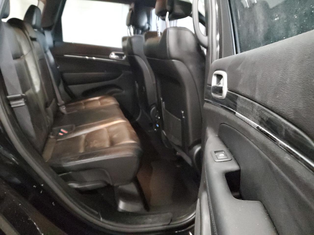 2020 Jeep Grand Cherokee - Image 11