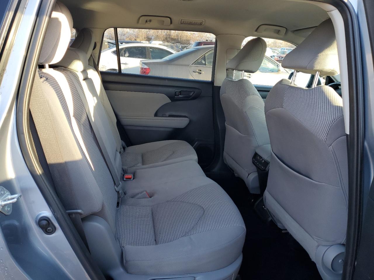 2021 Toyota Highlander - Image 11