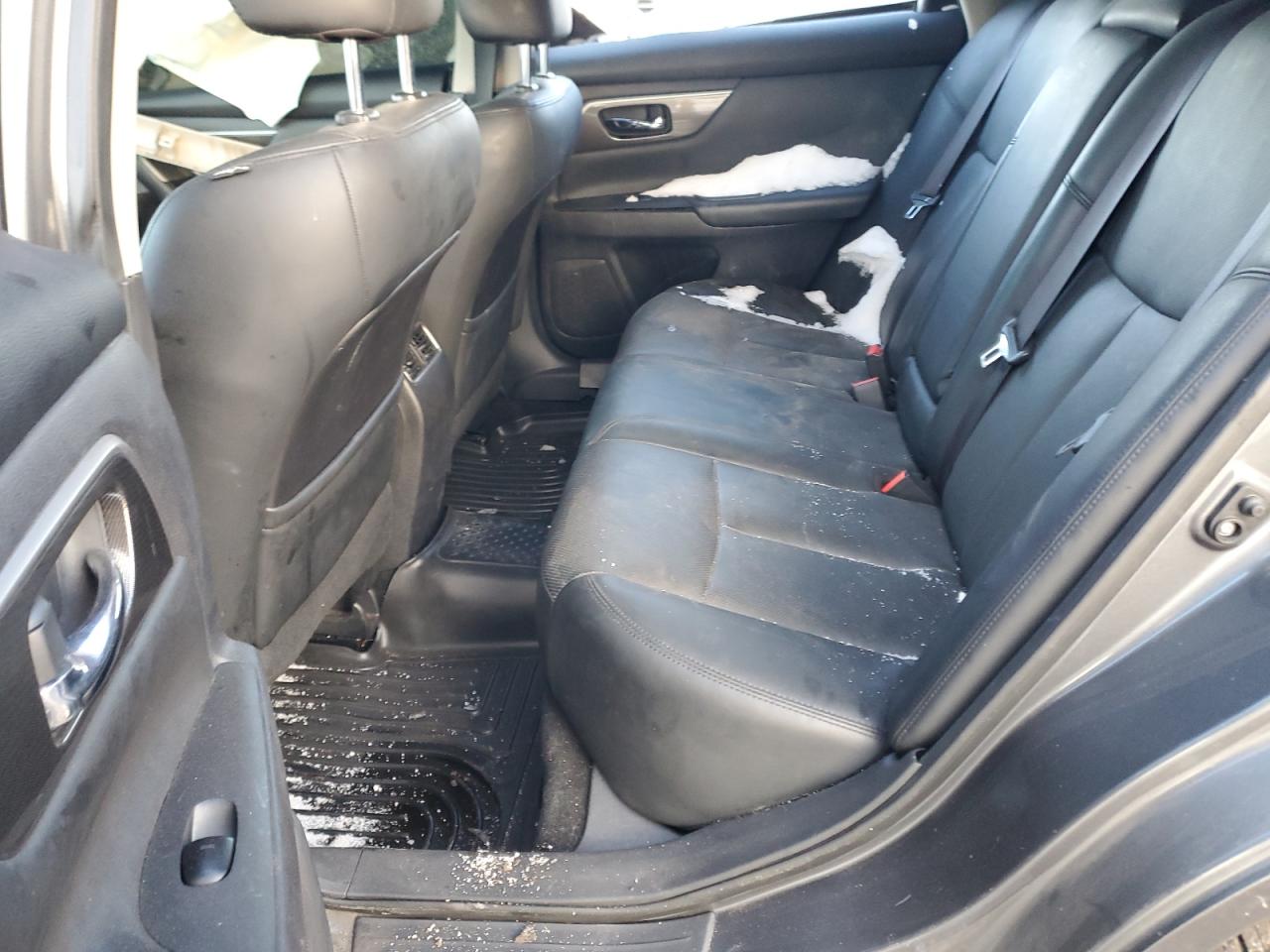 2015 Nissan Altima - Image 10