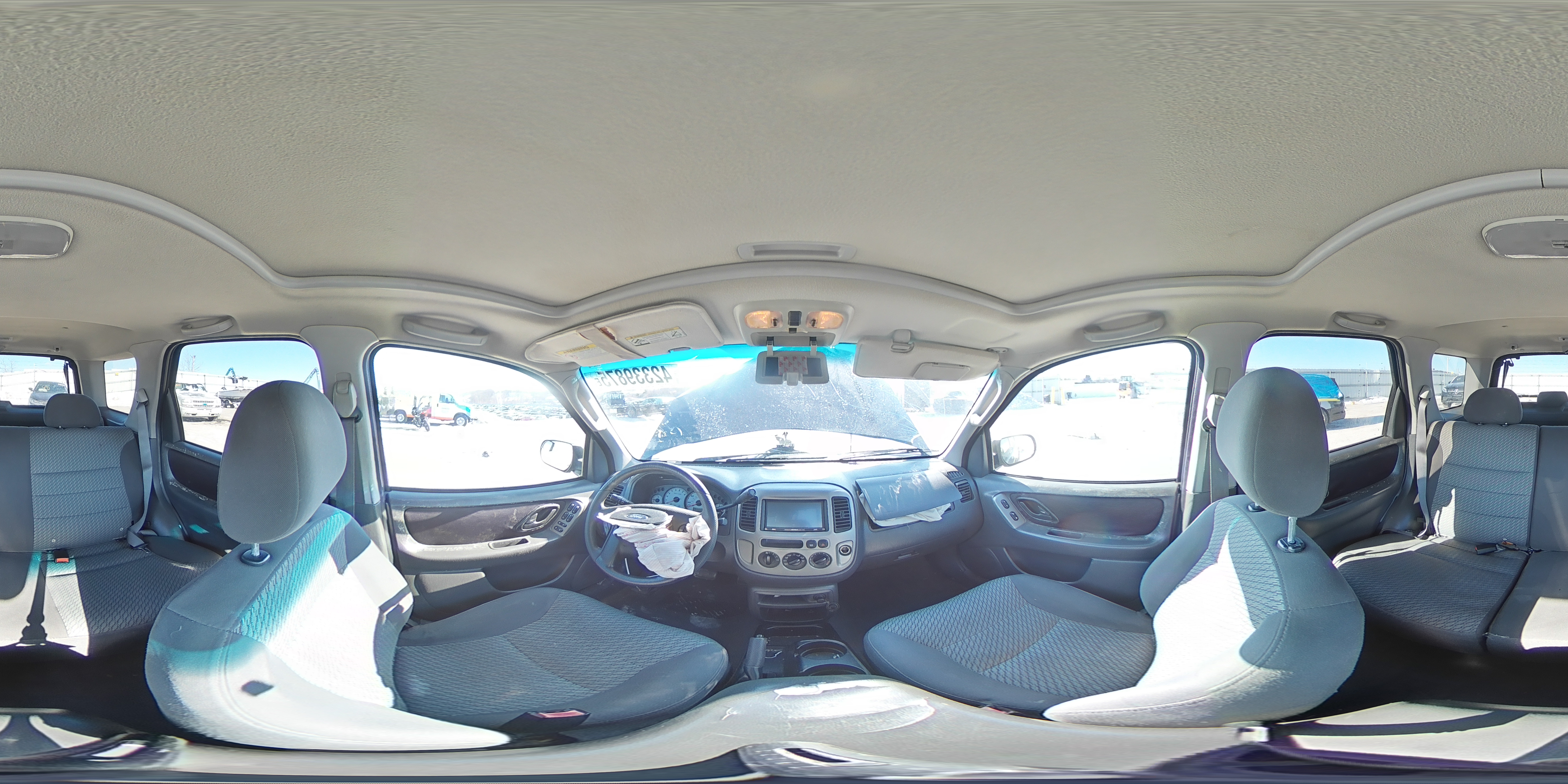 2004 Ford Escape - Image 13