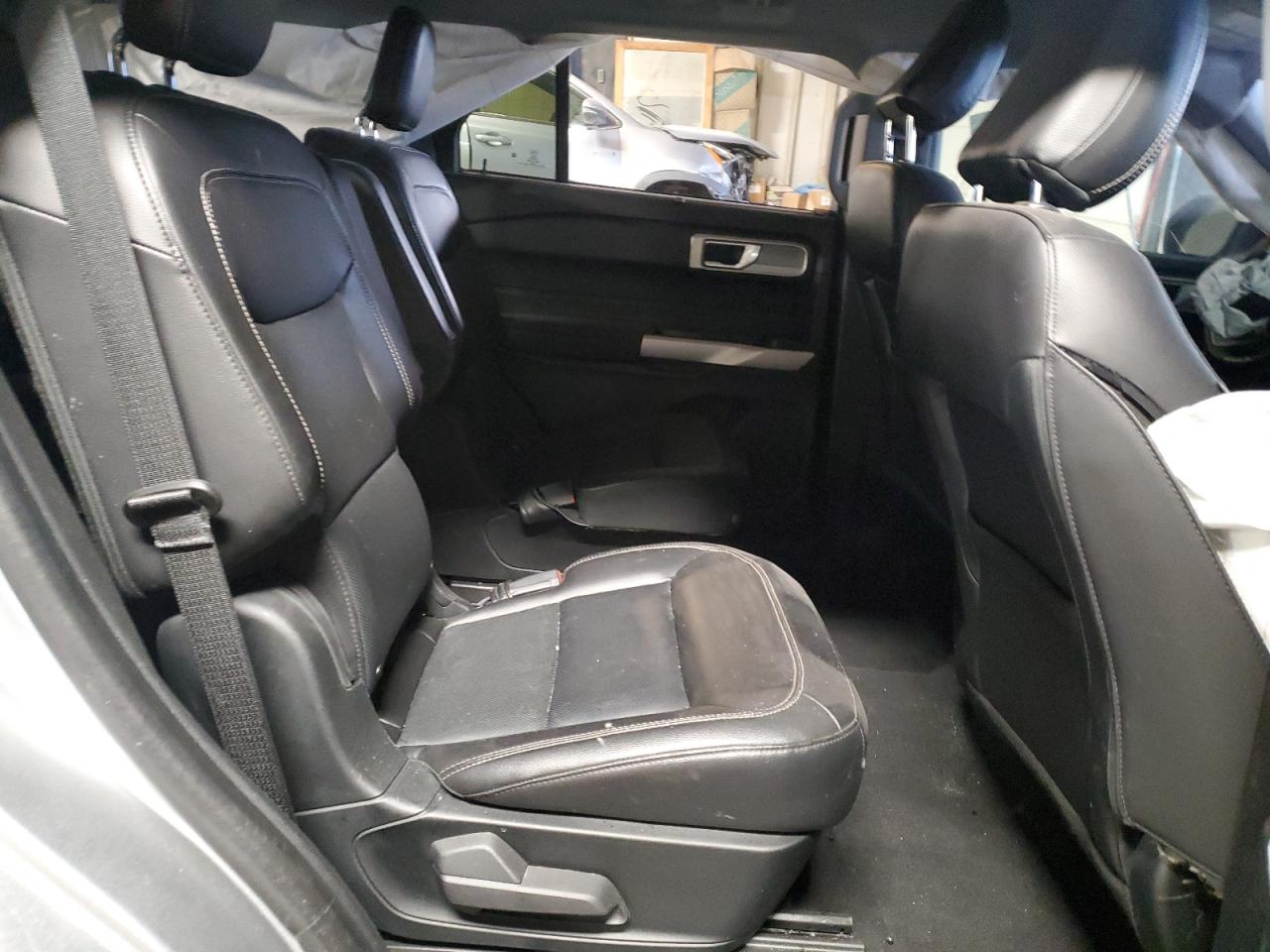 2023 Ford Explorer - Image 12