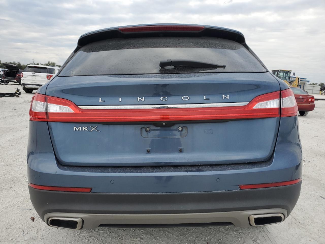 2018 Lincoln MKX - Image 6