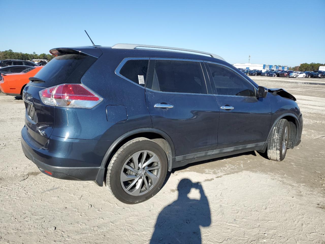 2015 Nissan Rogue - Image 3