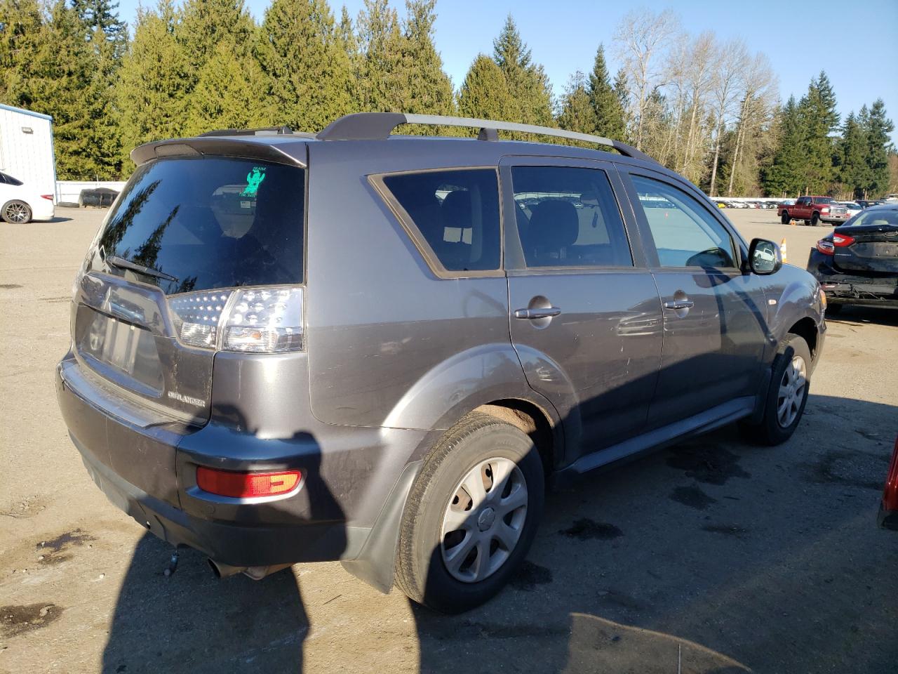 2012 Mitsubishi Outlander - Image 3