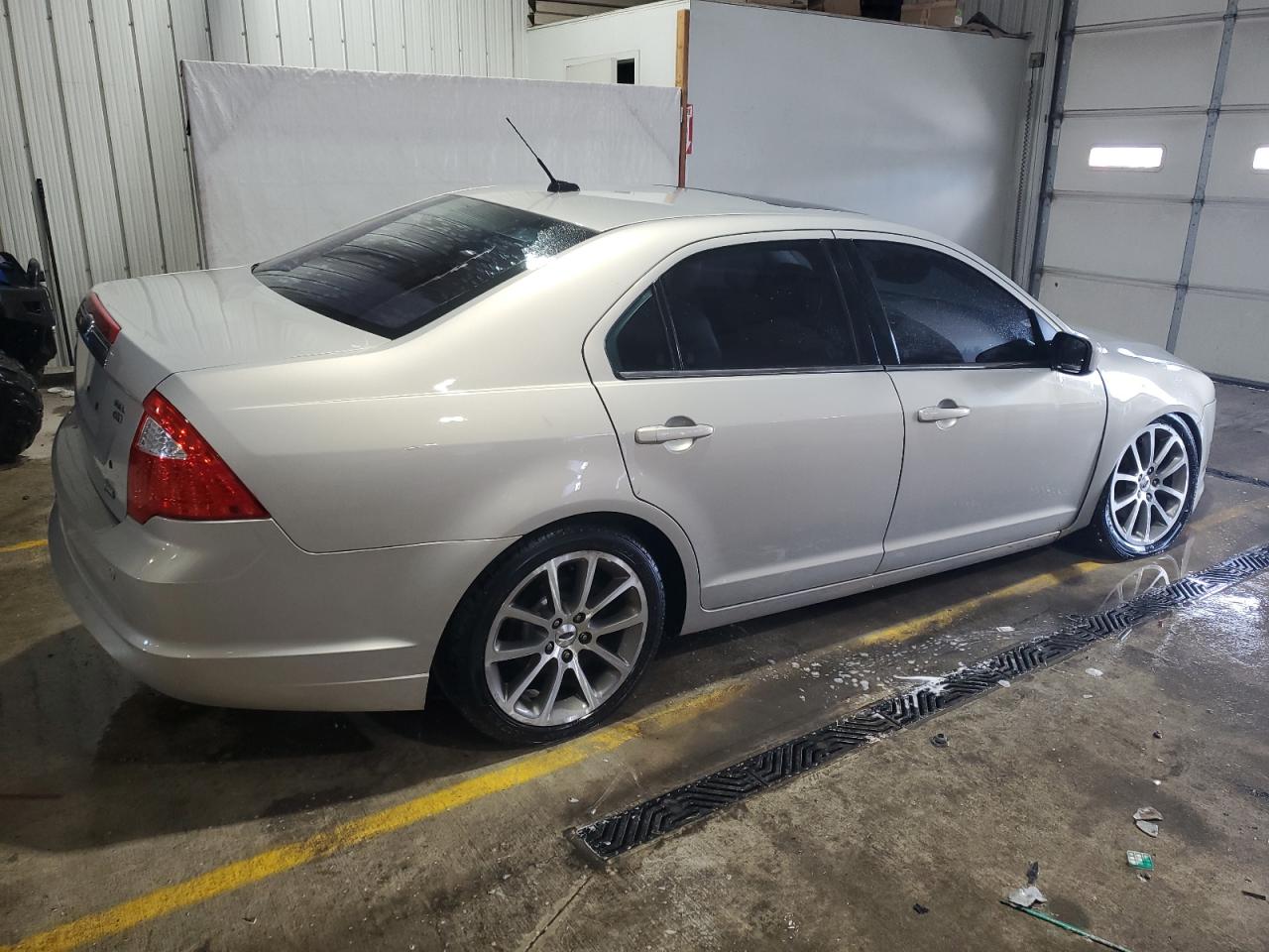 2010 Ford Fusion - Image 3