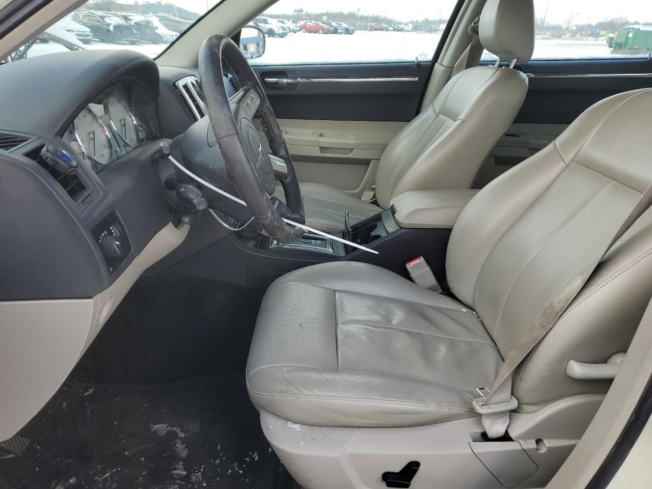 2005 Chrysler 300 - Image 7