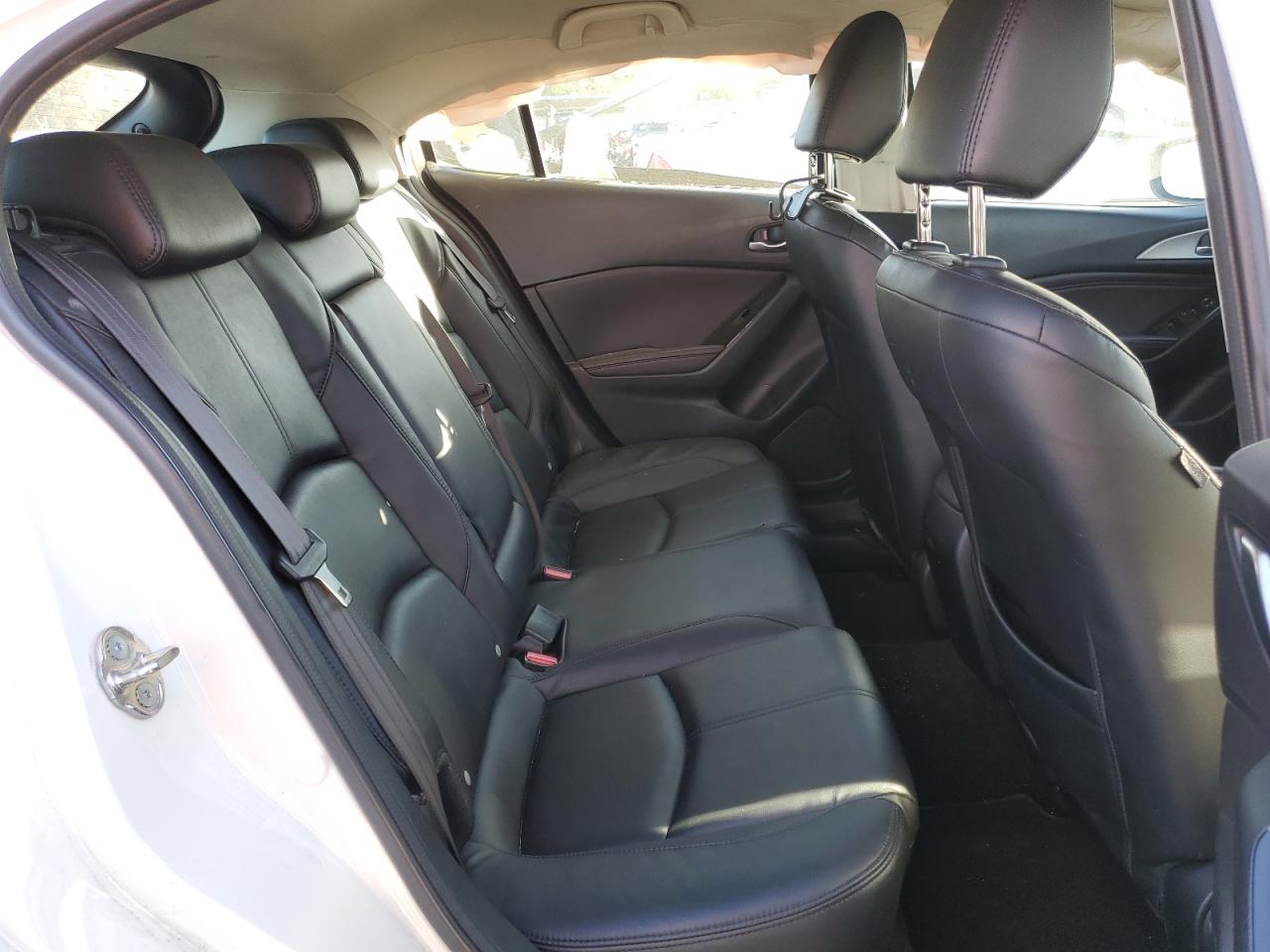 2017 Mazda 3 - Image 10
