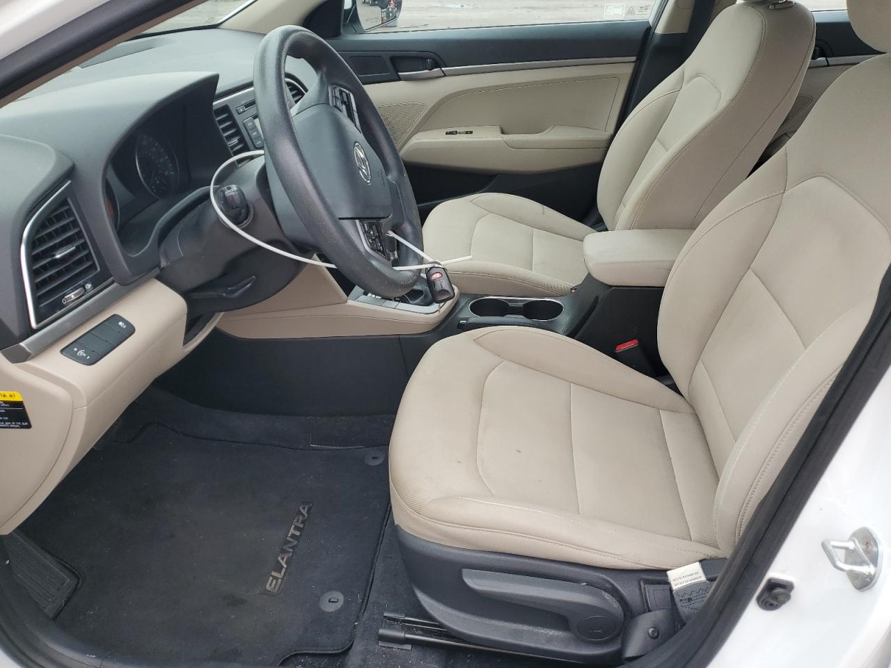 2018 Hyundai Elantra - Image 7