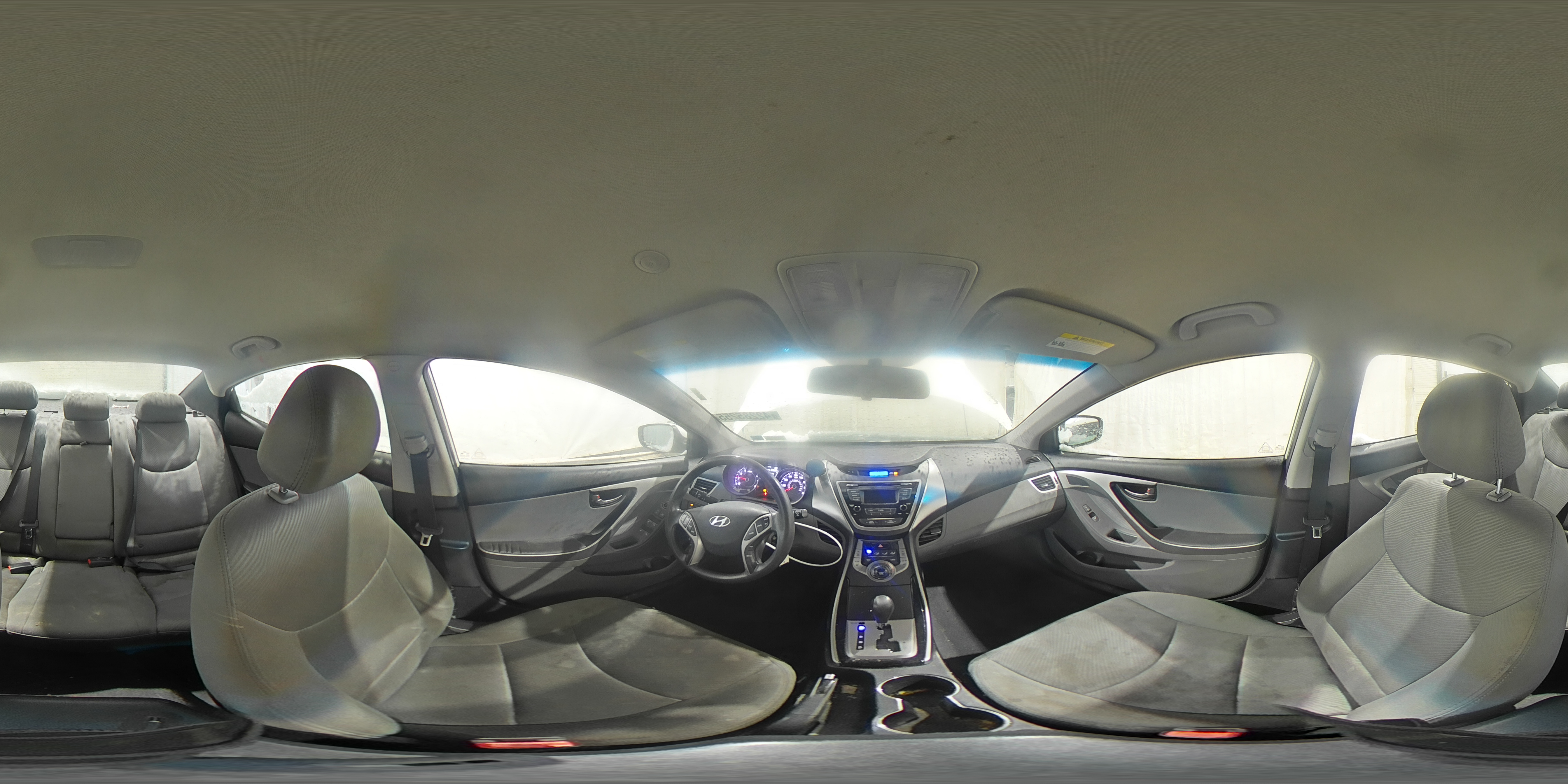 2013 Hyundai Elantra - Image 15
