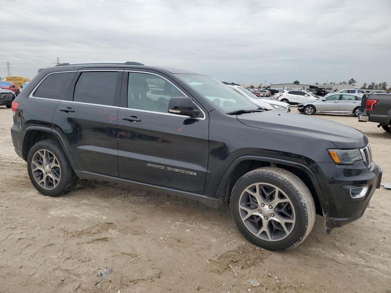 2018 Jeep Grand Cherokee - Image 4