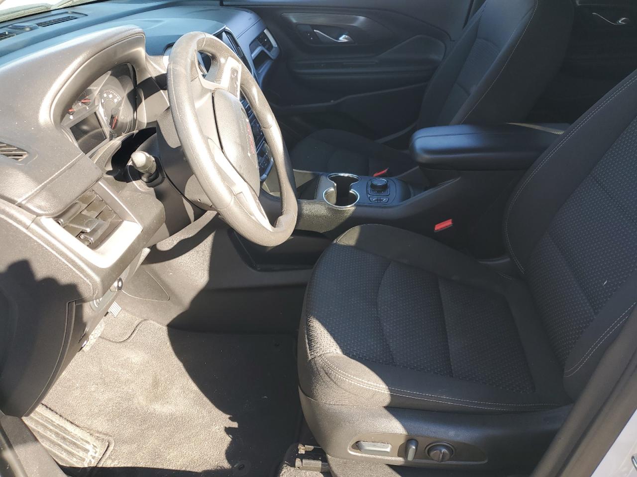 2022 GMC Terrain - Image 7