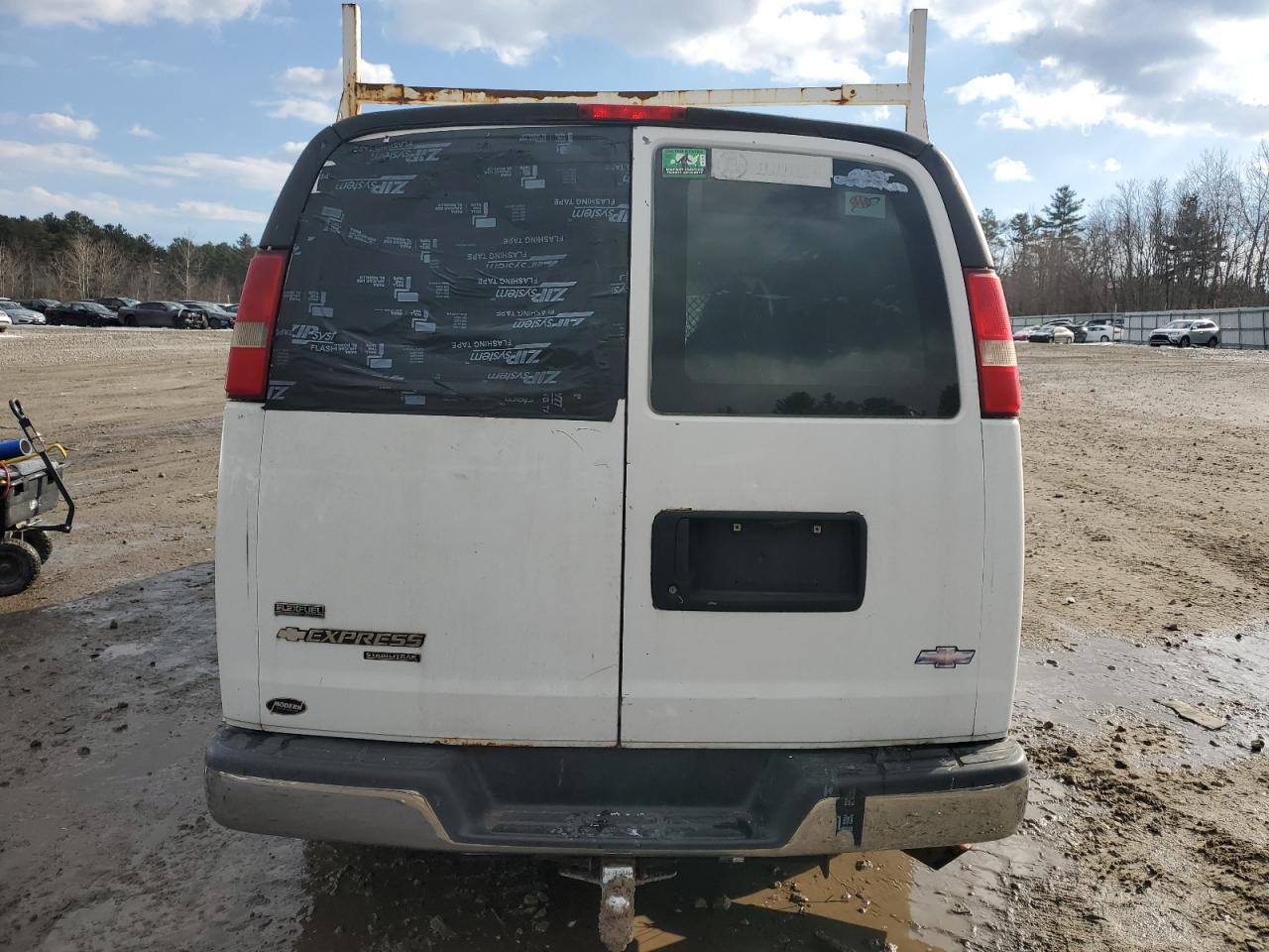 2011 Chevrolet Express - Image 6