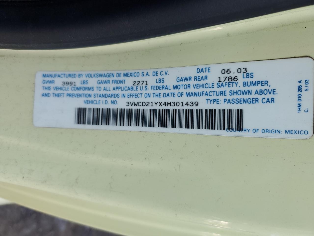 2004 Volkswagen Beetle - Image 12