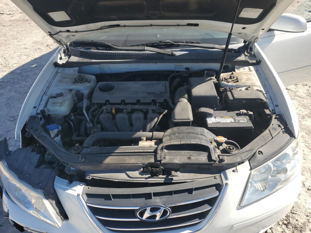 2009 Hyundai Sonata - Image 13