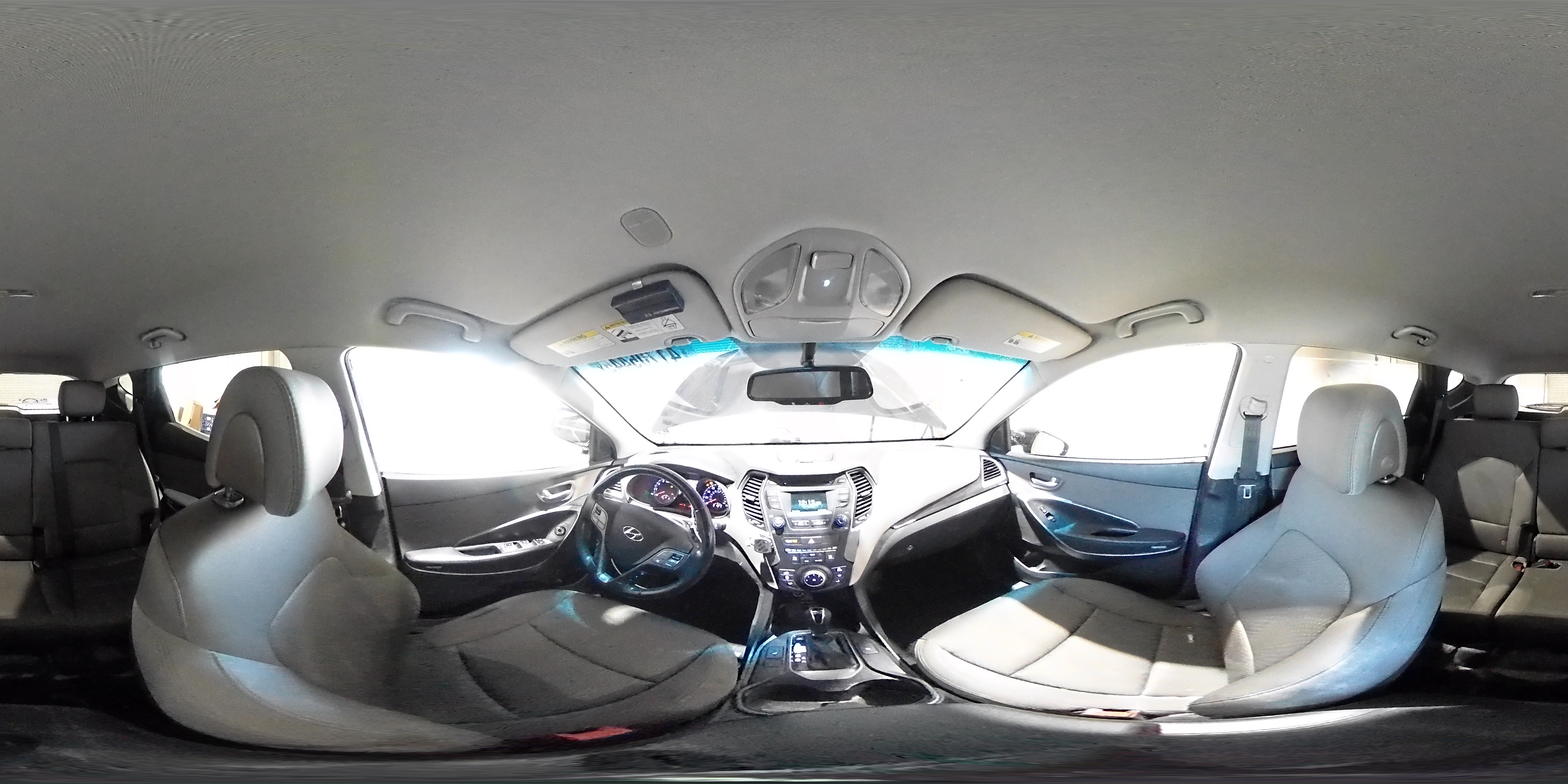 2014 Hyundai Santa Fe - Image 13