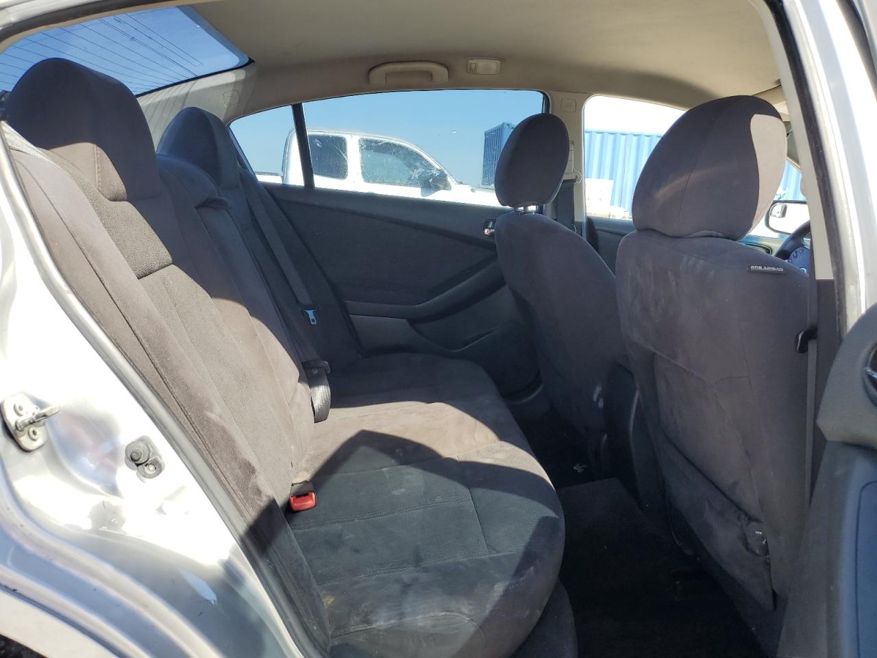 2011 Nissan Altima - Image 10