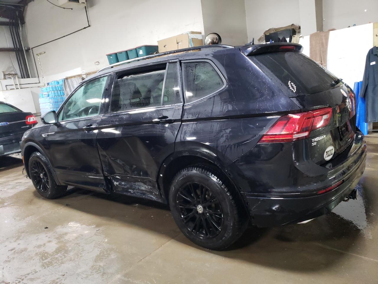 2020 Volkswagen Tiguan - Image 2