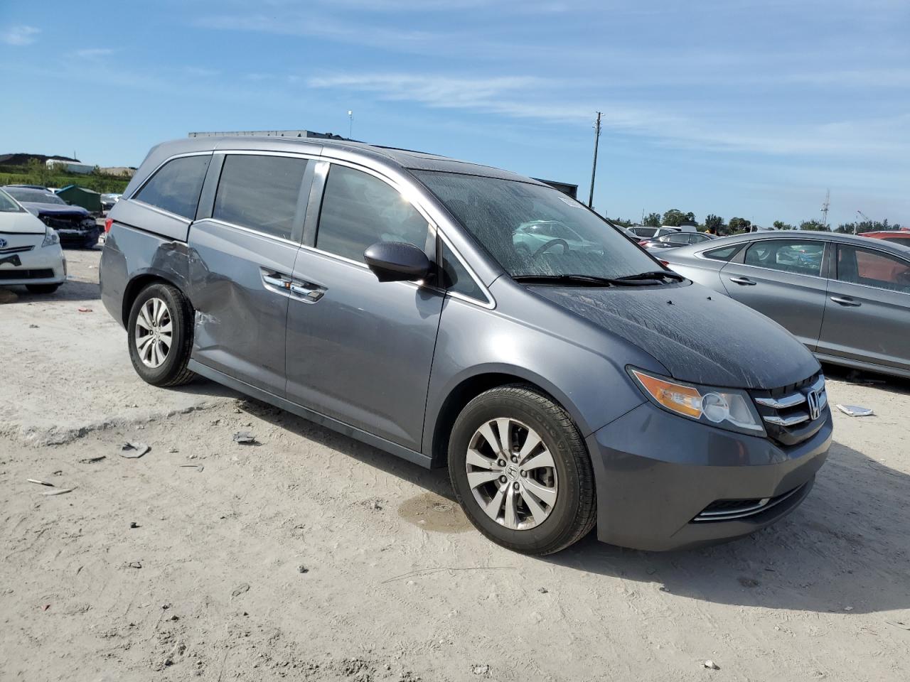 2017 Honda Odyssey - Image 4