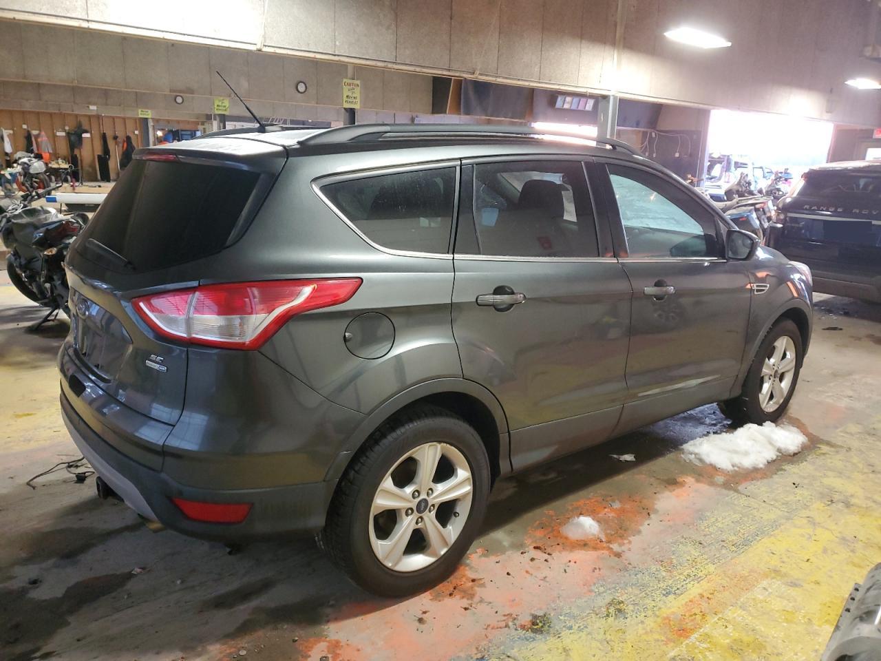 VIN 1FMCU9GX2GUB45743 2016 FORD ESCAPE no.3