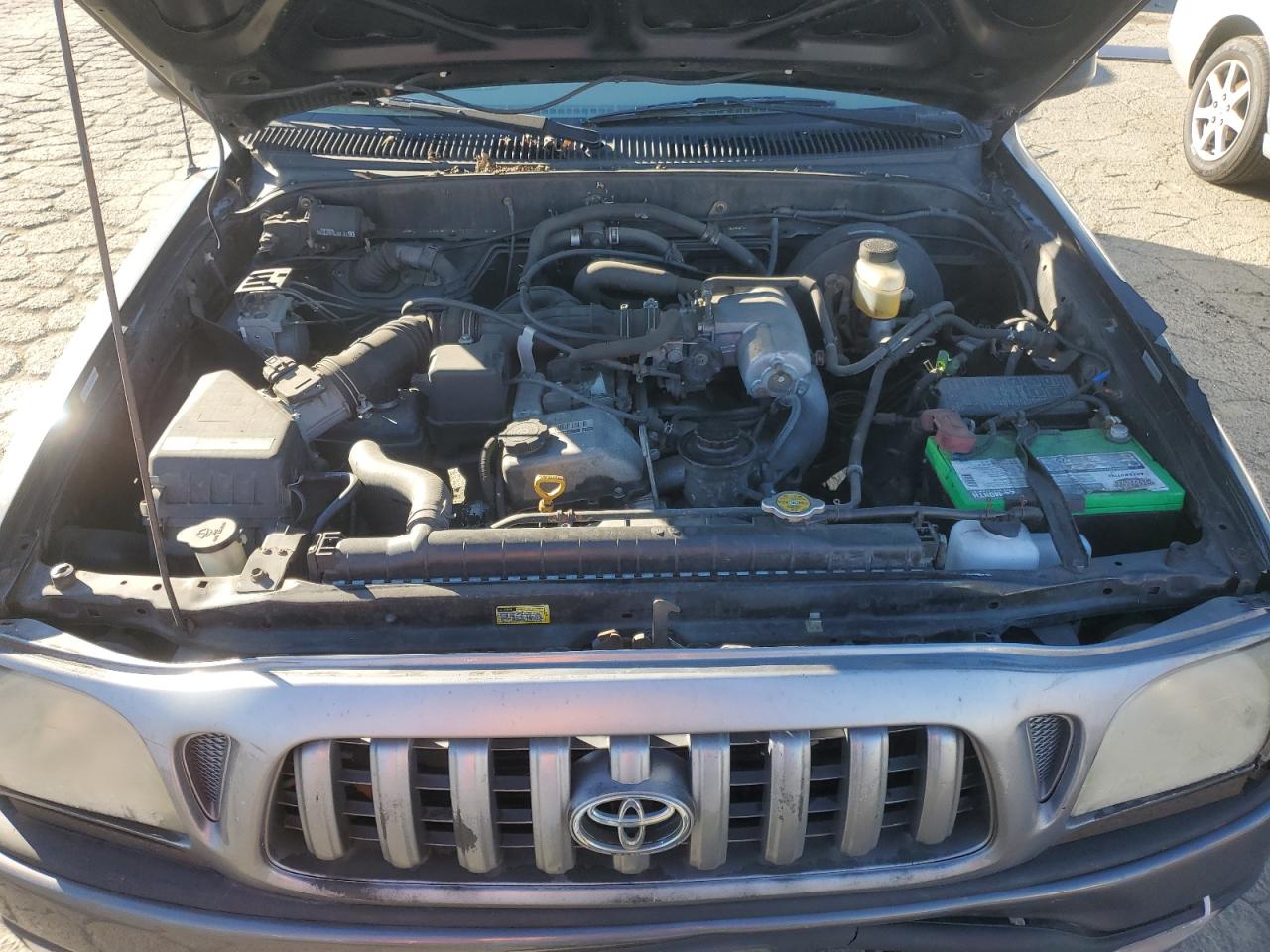 2004 Toyota Tacoma - Image 11