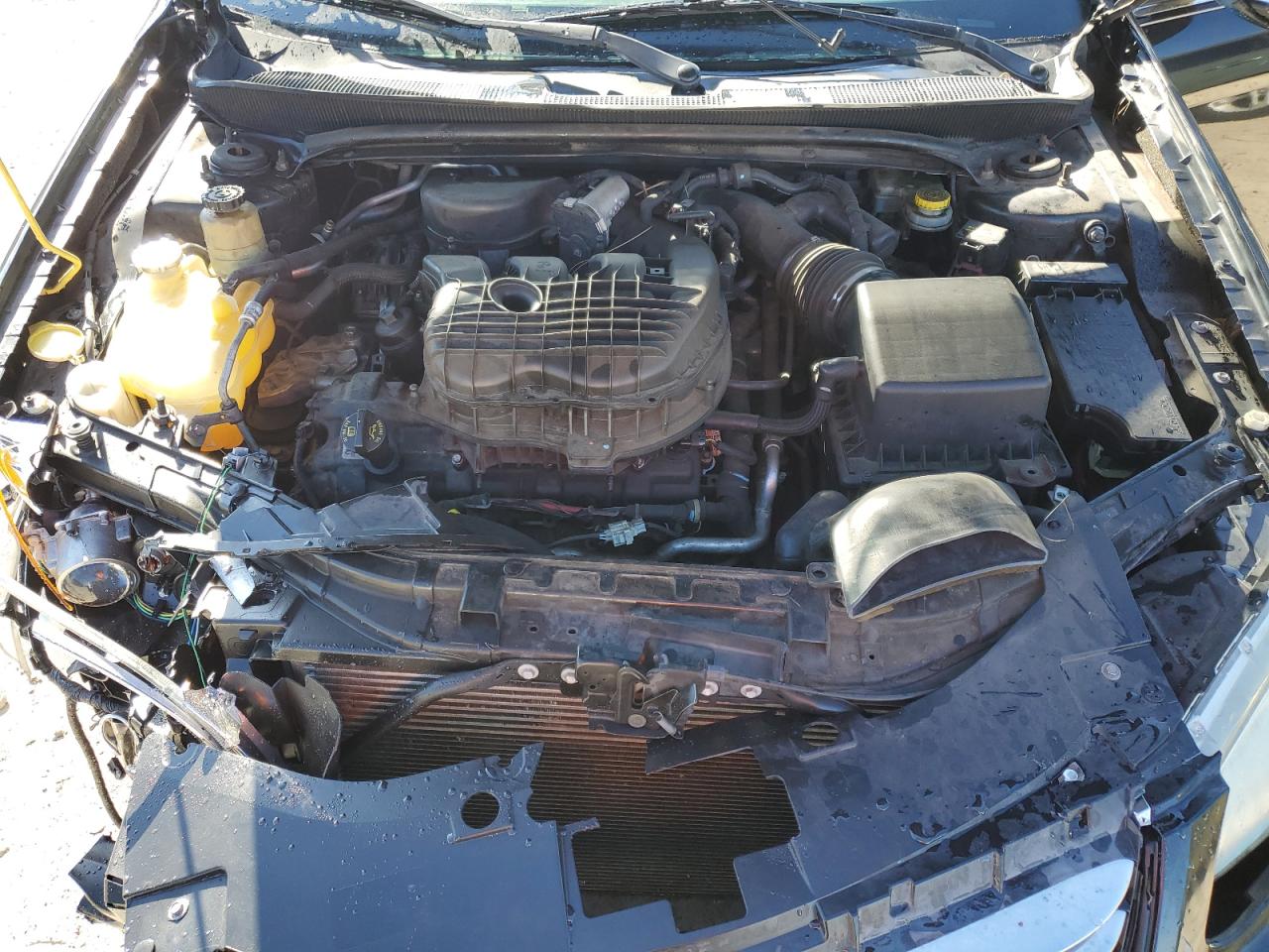 2011 Chrysler 200 - Image 11
