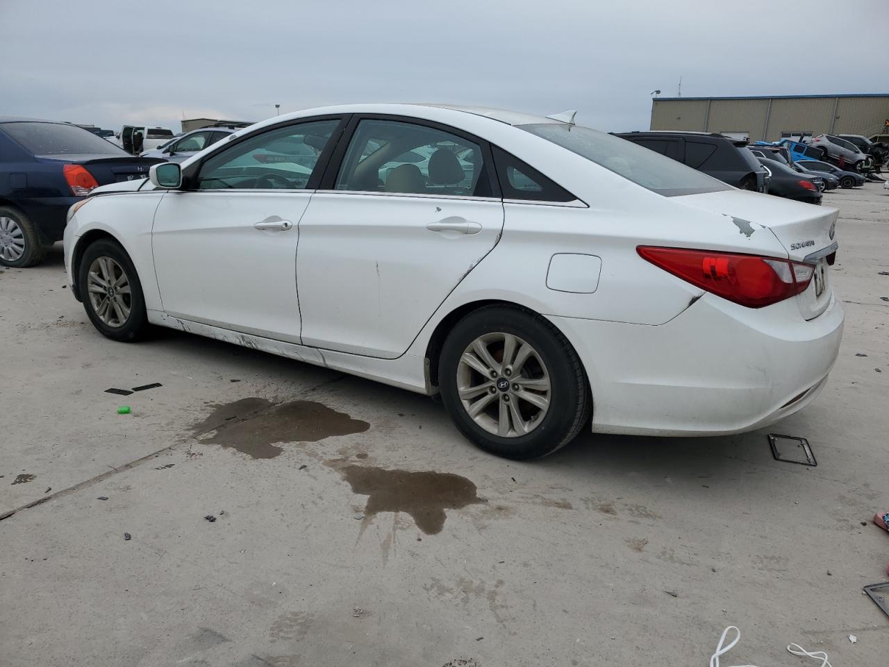 2013 Hyundai Sonata - Image 2