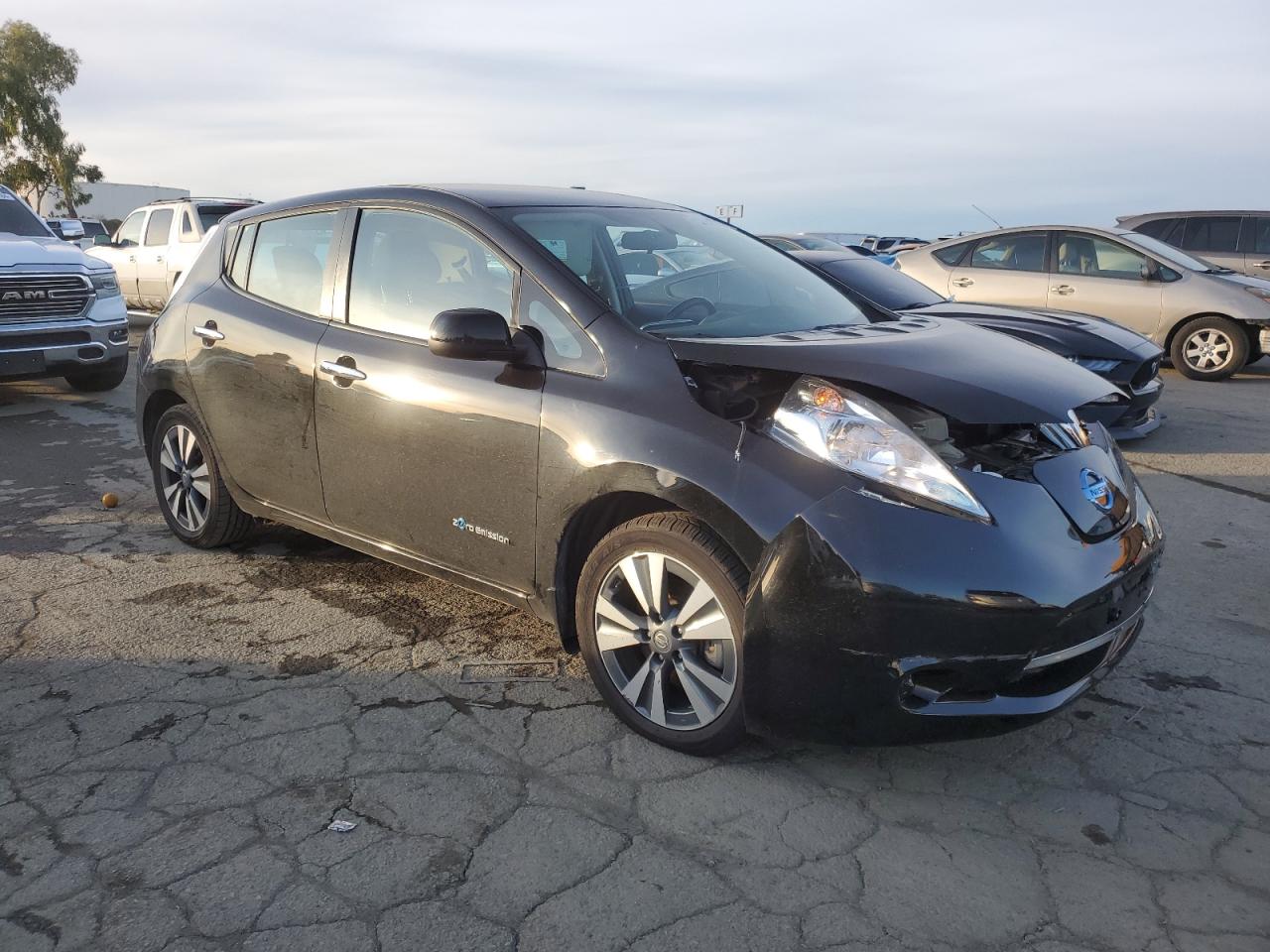 VIN 1N4BZ0CP5HC304951 2017 NISSAN LEAF no.4