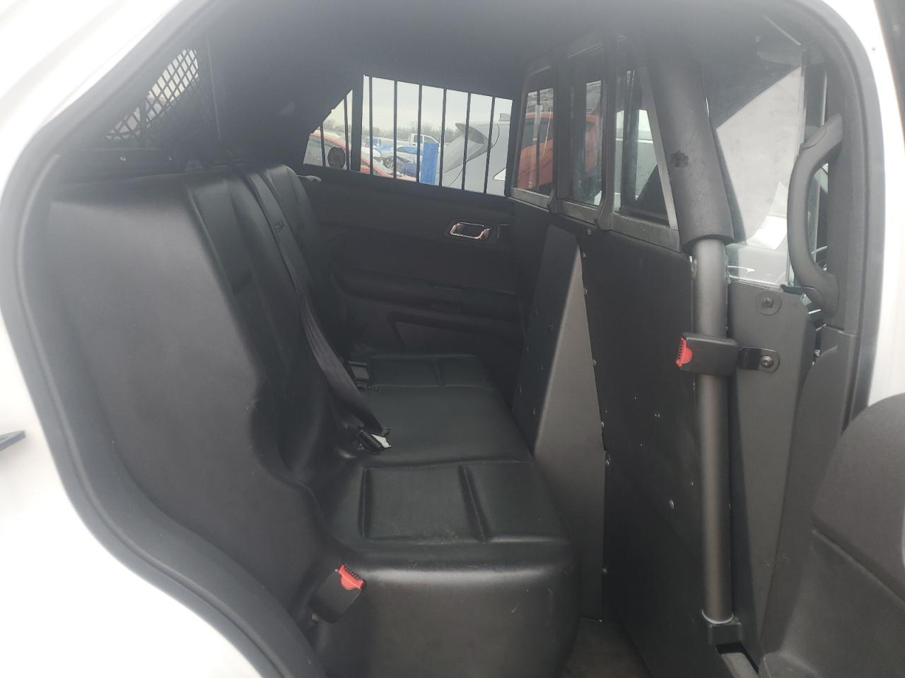 2015 Ford Explorer - Image 11