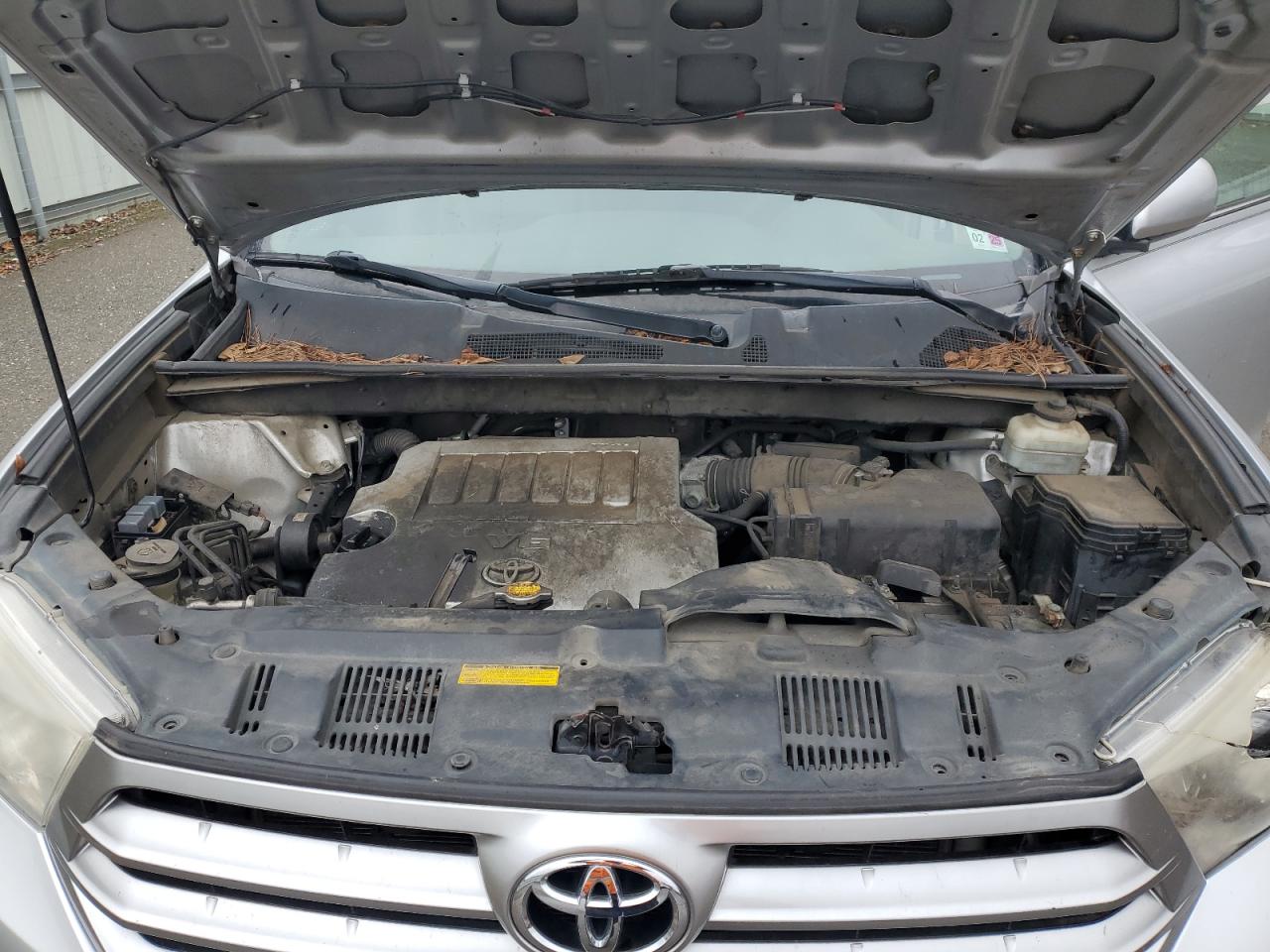 2013 Toyota Highlander - Image 12
