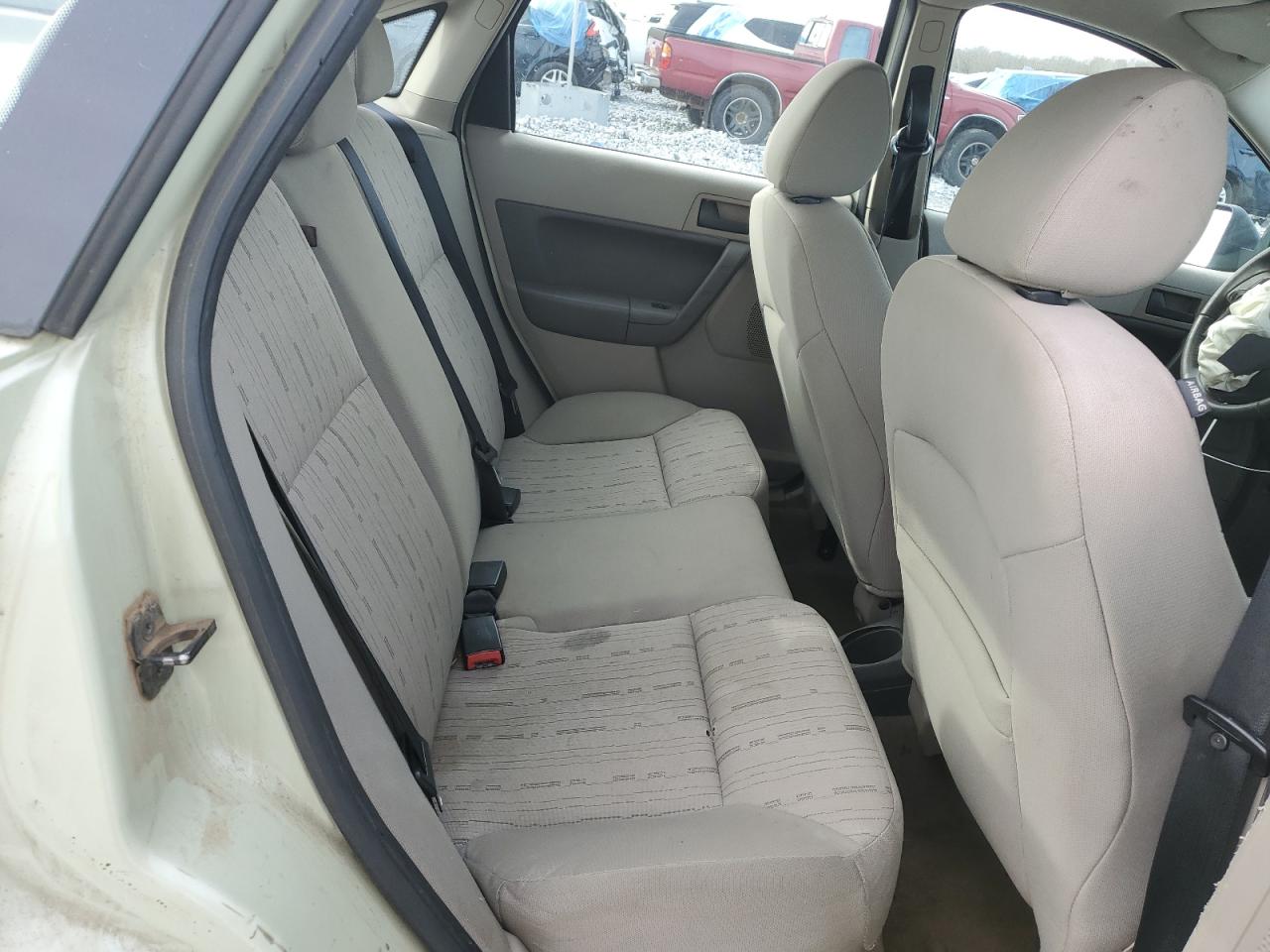 2010 Ford Focus - Image 10