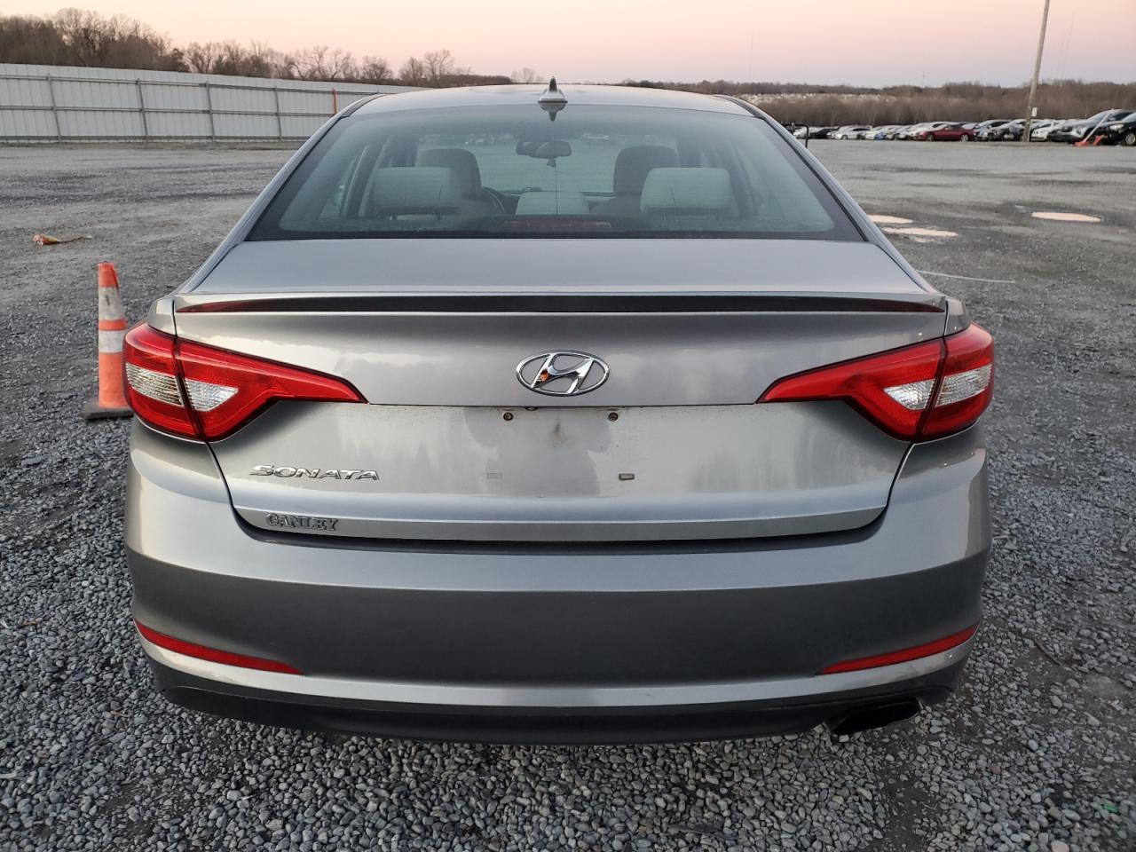 2016 Hyundai Sonata - Image 6