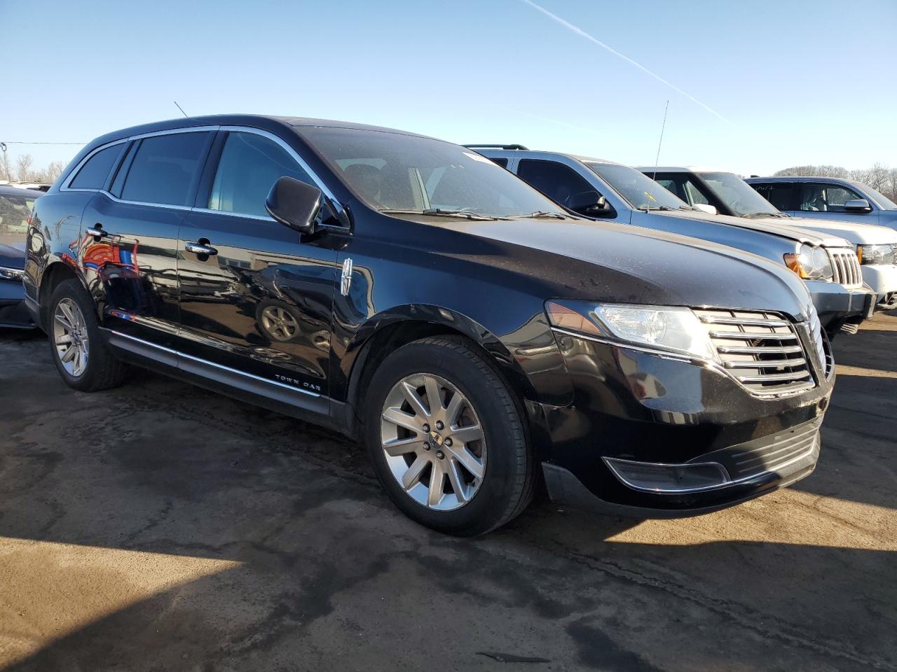 2017 Lincoln MKT - Image 4