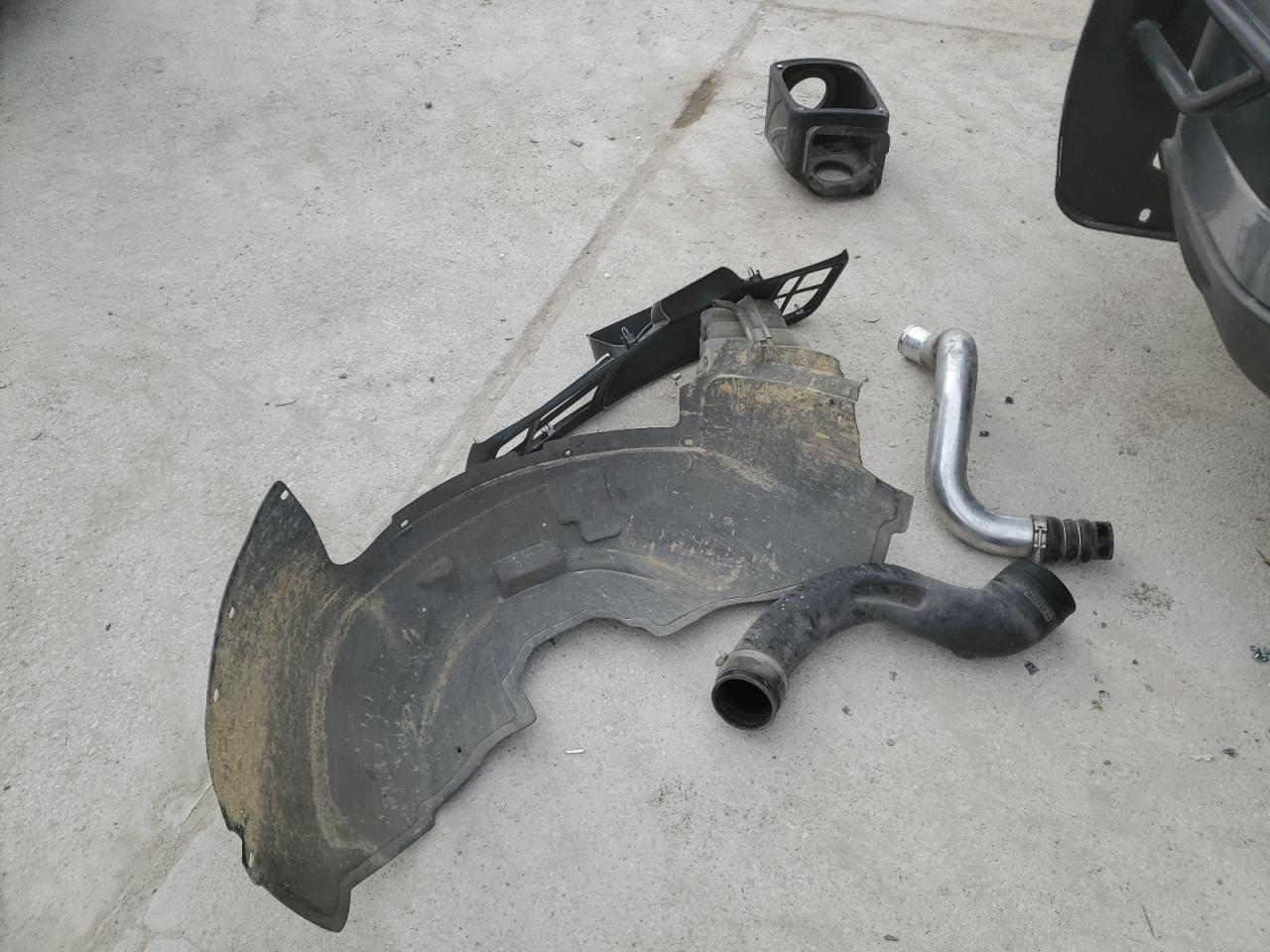 2003 Chevrolet Silverado - Image 12