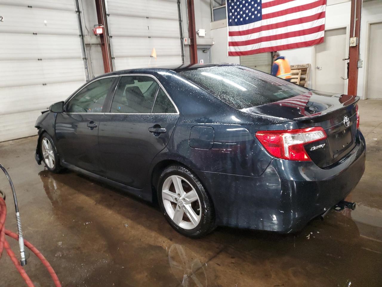 VIN 4T1BF1FK2DU705978 2013 TOYOTA CAMRY no.2